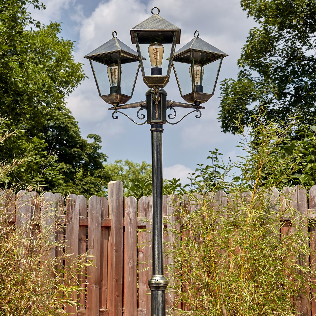 Kandelaber Anfei, Außenwegeleuchte aus Metall/Glas in Schwarz/Gold/Klar, Leuchte im Vintage/Antik/Landhaus-Design für Außenbereich/Garten/Terrasse, Höhe 240 cm, 3 x E27, ohne Leuchtmittel, IP44