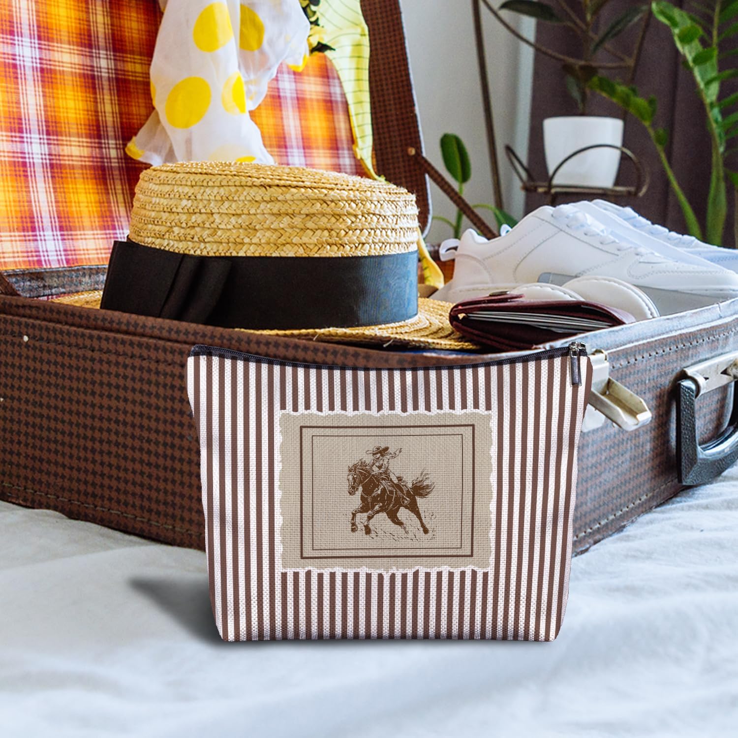 Vintage Western Rodeo Cowgirl Makeup Bag, Cowgirl Gifts for Women, Country Western Gifts, Retro Striped Southwestern Makeup Zipper Pouch