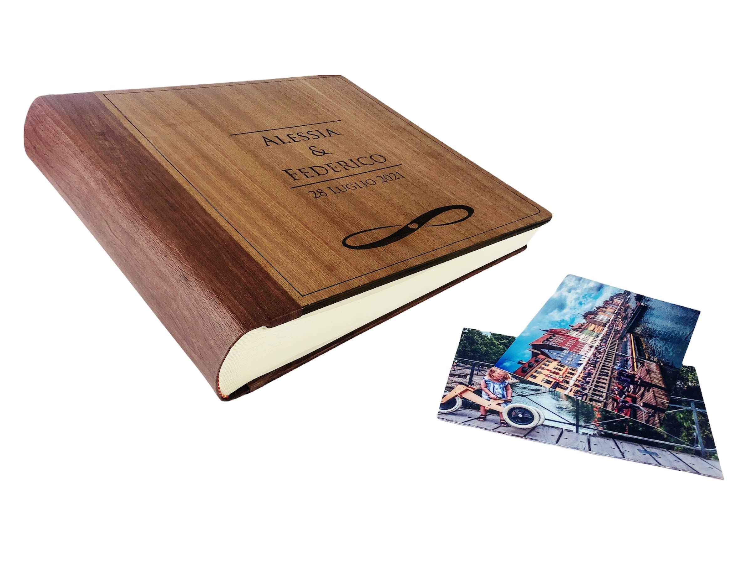 Álbum de Fotos en Fina Piel Sintética Efecto Madera, con Aplicación de Madera Personalizable Ideal para Bautismo, Boda, Comunión y foto recuerdo.
