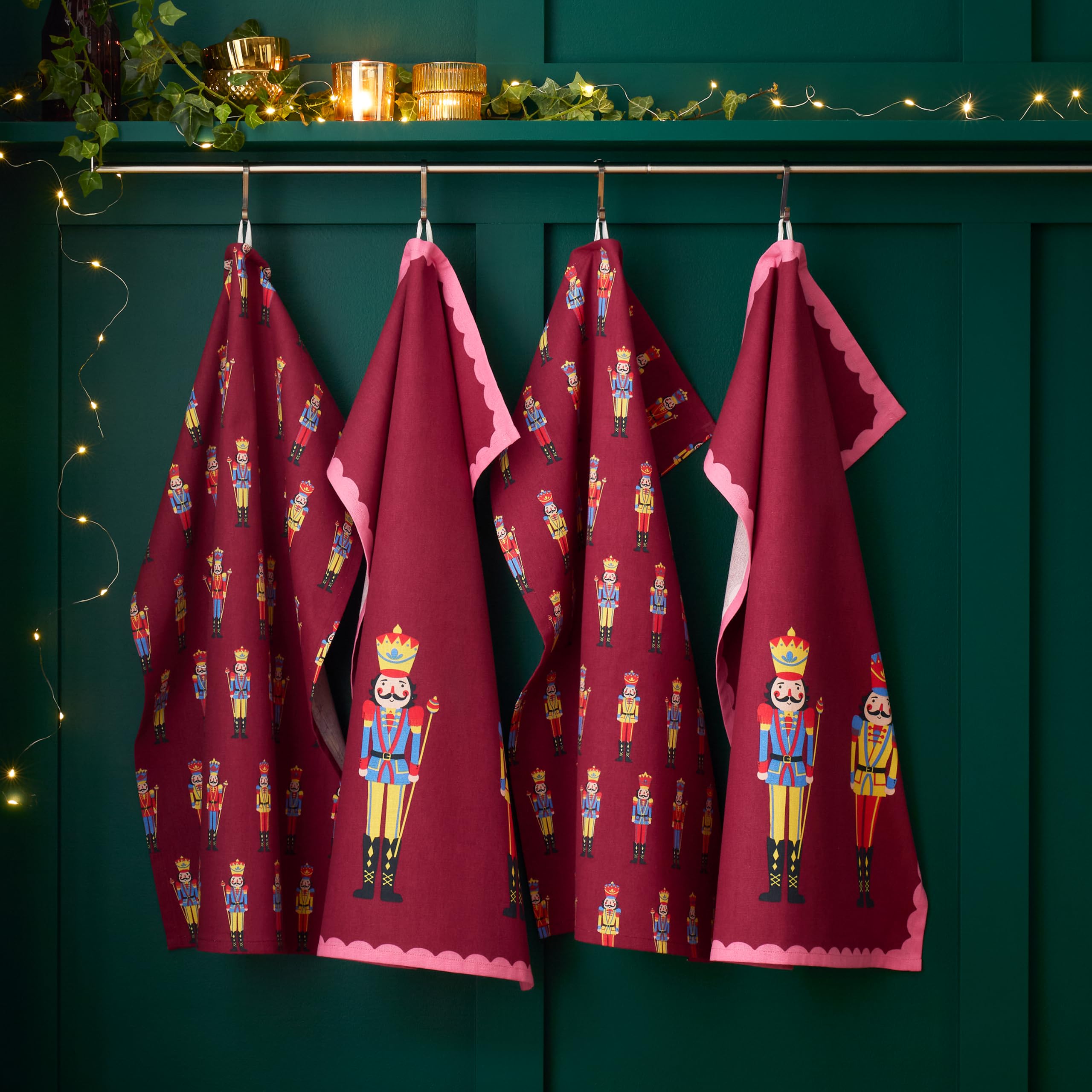 Catherine Lansfield  Christmas Nutcracker Kitchen Tea Towel Pack Of 4 - Plum - 50x70cm