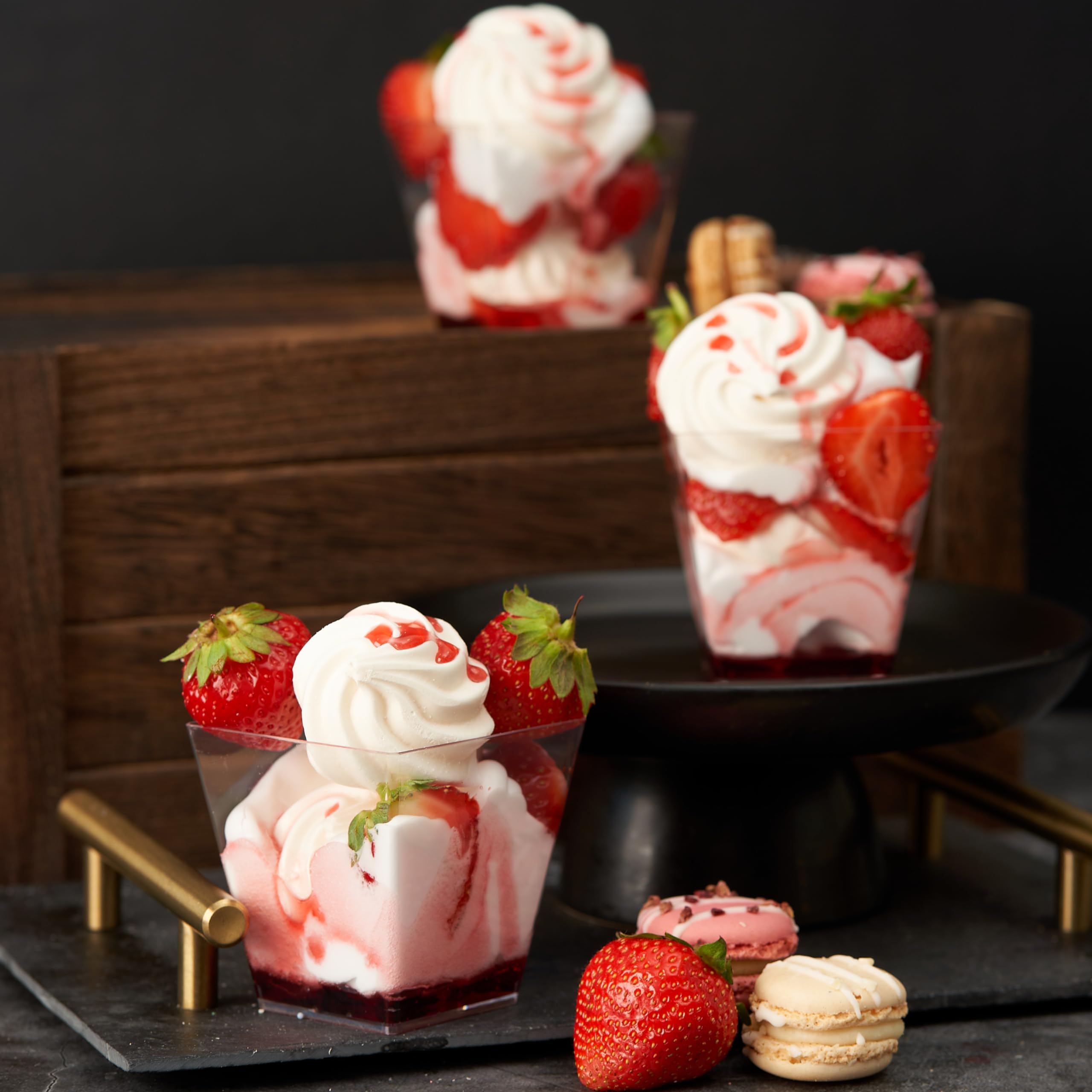 Matana - 48 Bicchieri Monoporzione per Dolci (Quadrati, 225ml) - Coppette per Dessert, Finger Food, Mousse, Budini, Tiramisù - Resistenti e Riutilizzabili - per Feste e Buffet