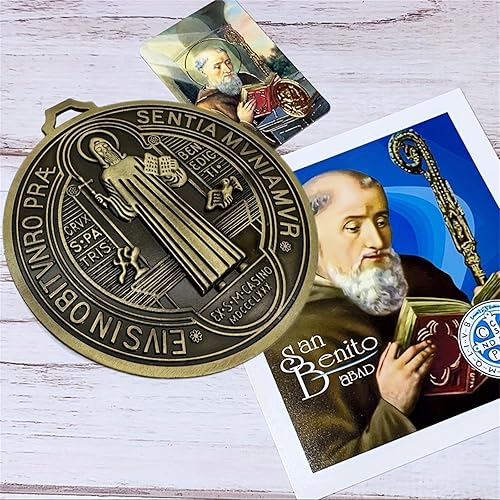 Miniatura 2 de BONITTER Medalla de cruz de San Benito extra grande de 5 pulgadas, acabado de latón, para pared o escritorio, medalla de San Benito (dorada)