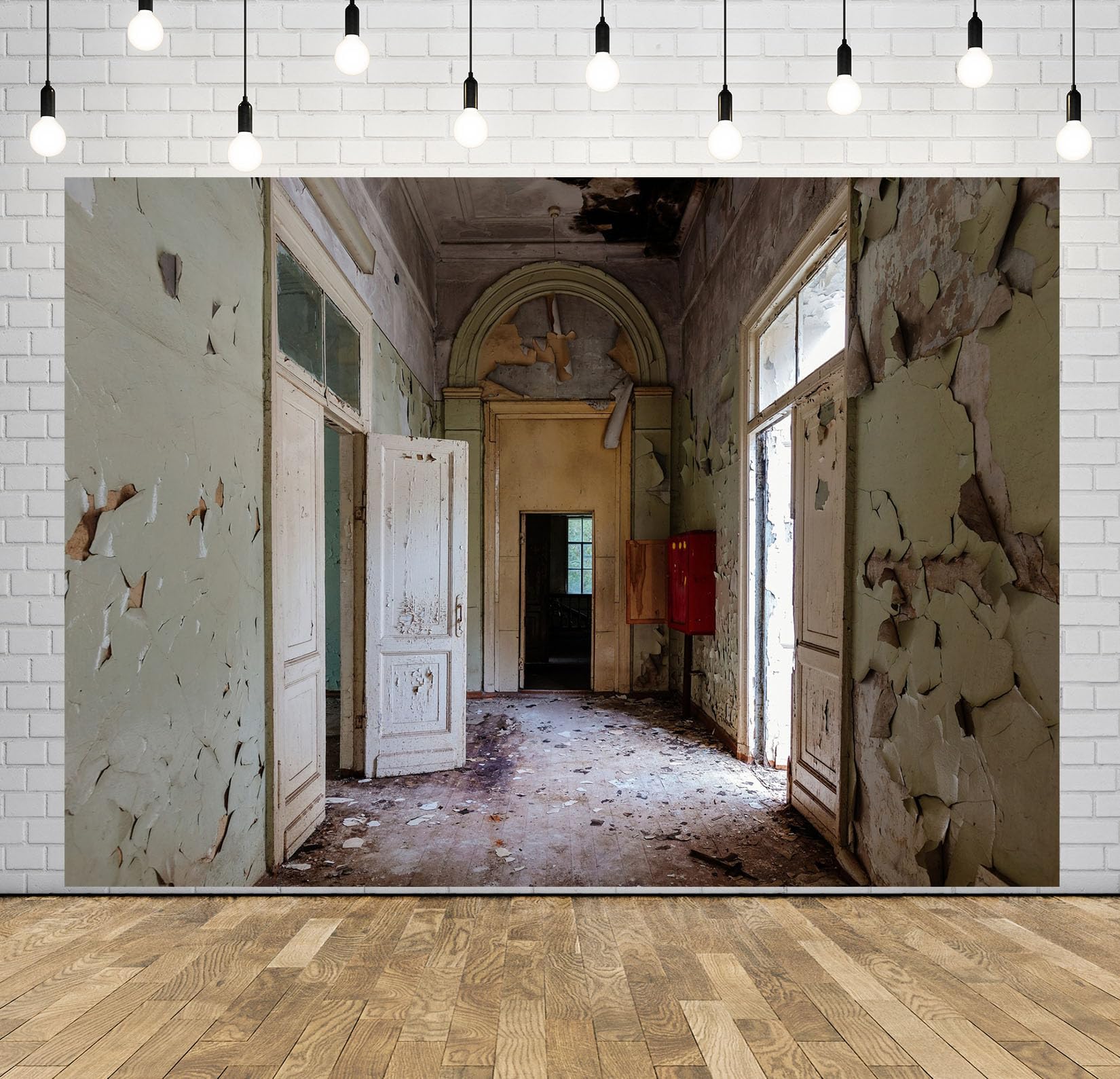 12x10FT (3.6x3m) Corridoio Diroccato Con Porte Aperte Sfondo Fotografico | Passaggio Istituzionale Usurato Fondale In Tessuto,Porte Aperte Cassetta Rossa,Per Eventi Infestati E Ritratti,Photo Booth