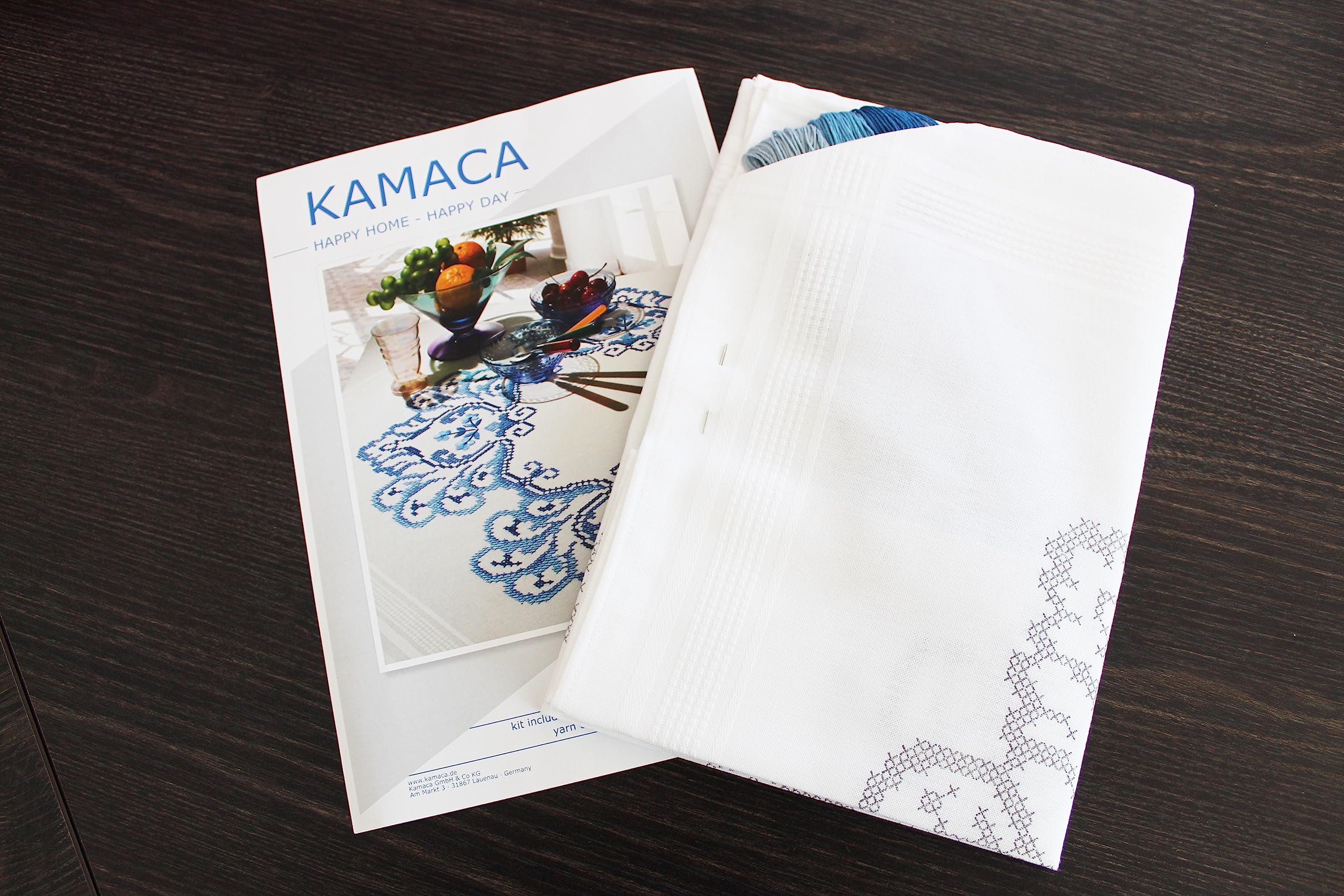 Kamaca - Set per ricamo a punto croce, tovaglia con motivo fiori classici, in cotone