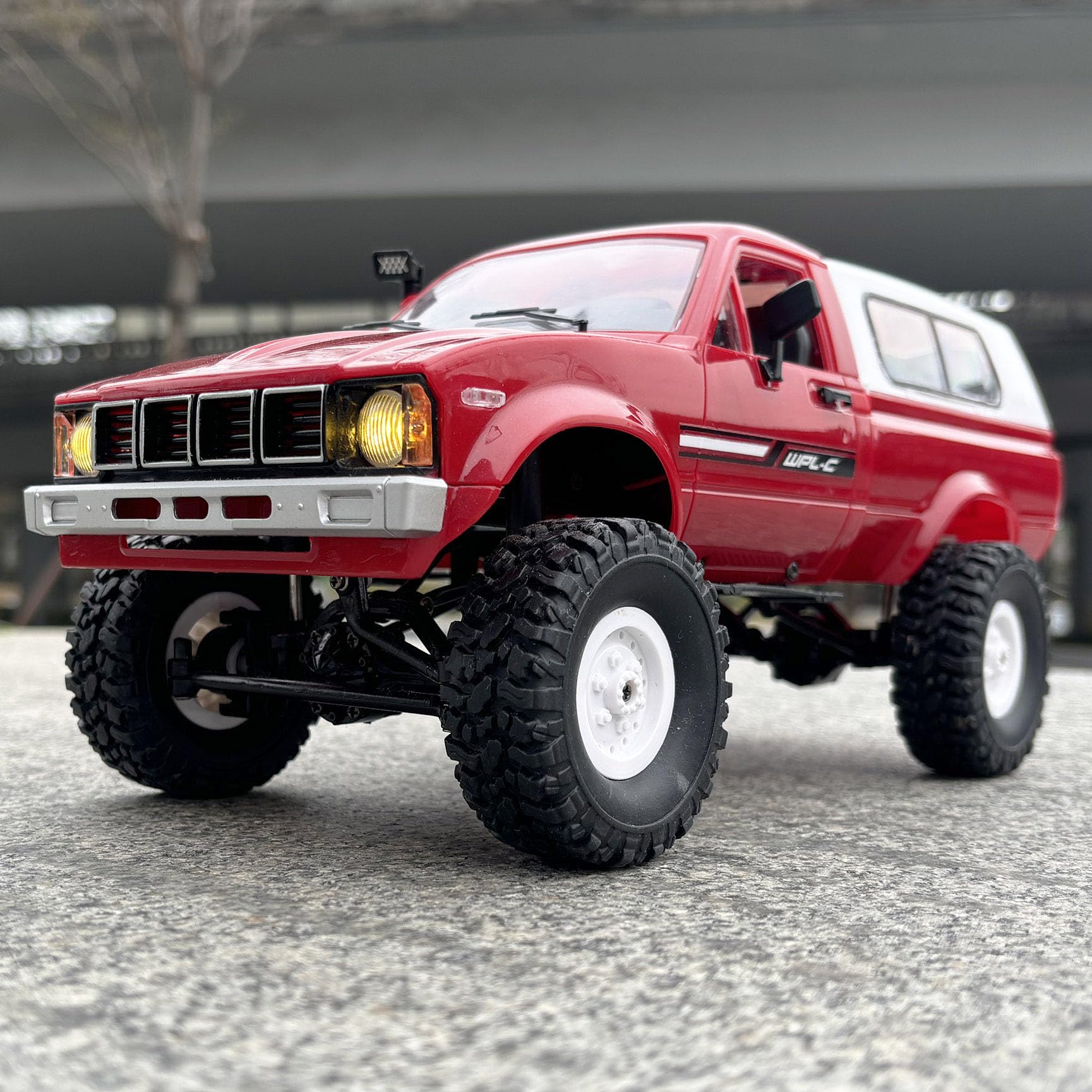 HLSFWDRIVE RC Rock Crawler 4x4 WPL C24 RC Truck Off Road RTR Control remoto a escala 1/16 Crawler todo terreno con dirección proporcional del acelerador 2.4 GHz luz LED juguete para adultos
