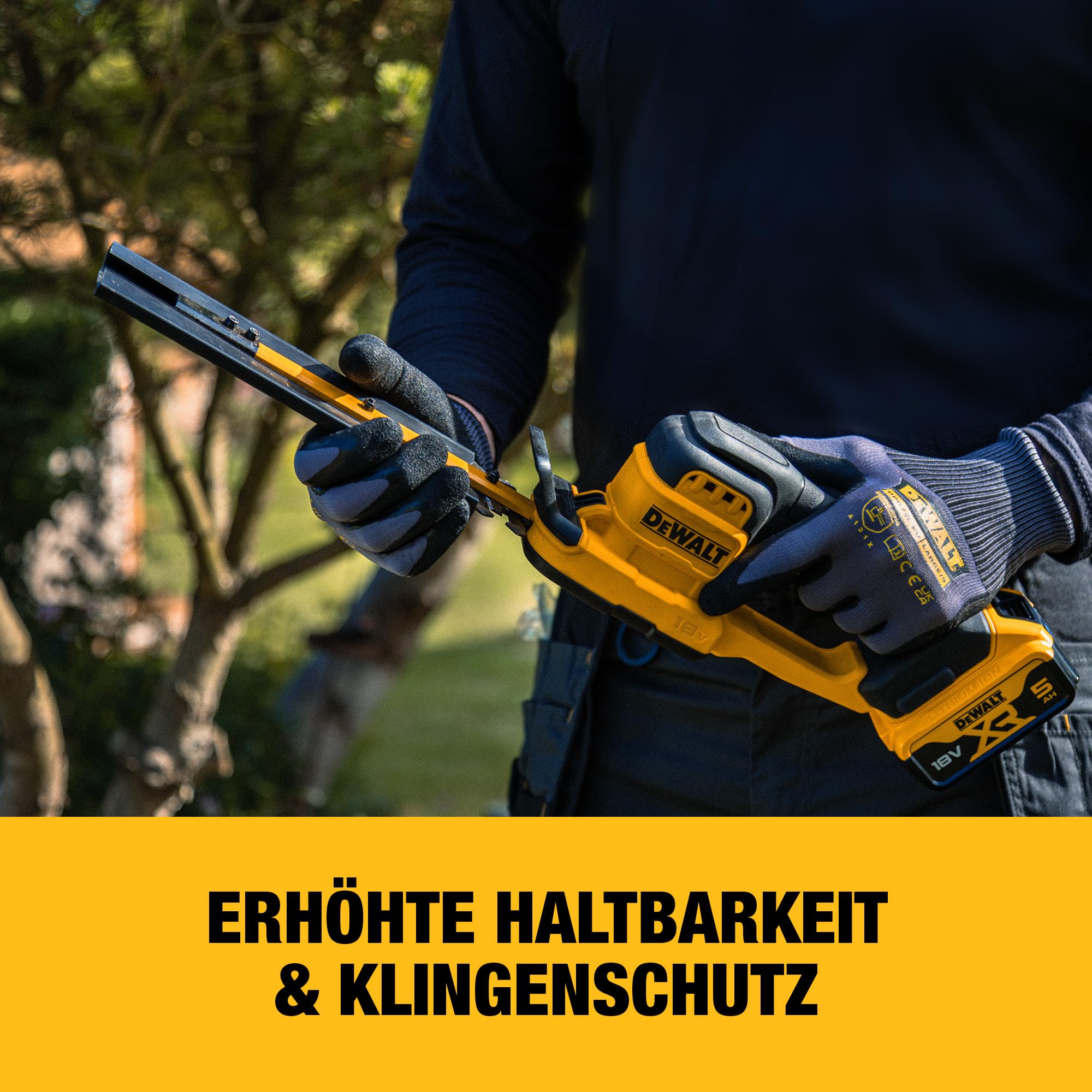 DEWALT Kompakte Heckenschere 18 V XR 20 cm mit vollflächiger Klingenhülle und Aufhängehaken. Leicht, Präzisionsklingen, XR-kompatibel, nur Werkzeug, DCMHT520N-XJ