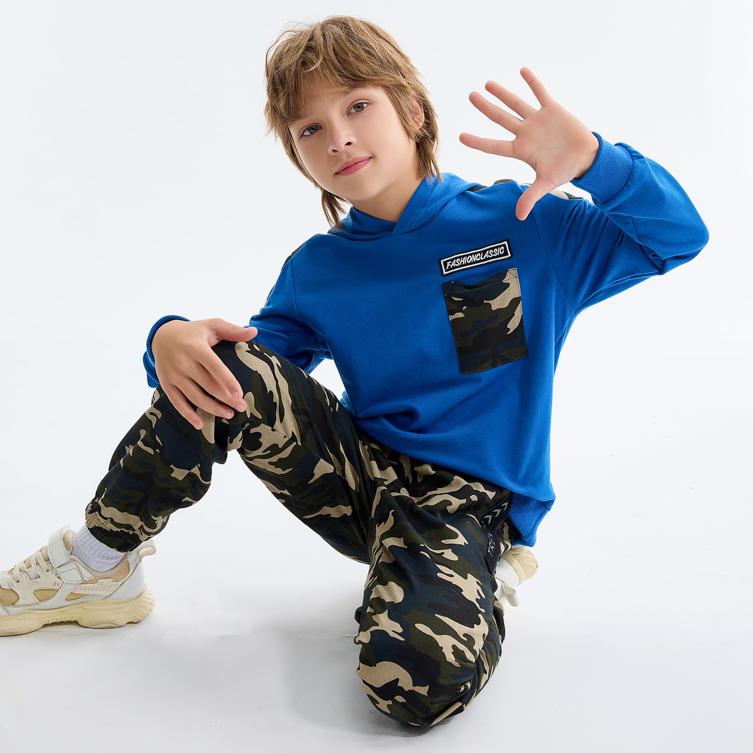 LOLANTA 2PCS Tuta da Ginnastica per Bambini Felpa per Ragazzi Top con Cappuccio e Pantaloni da Cargo Mimetici per 6-13 anni