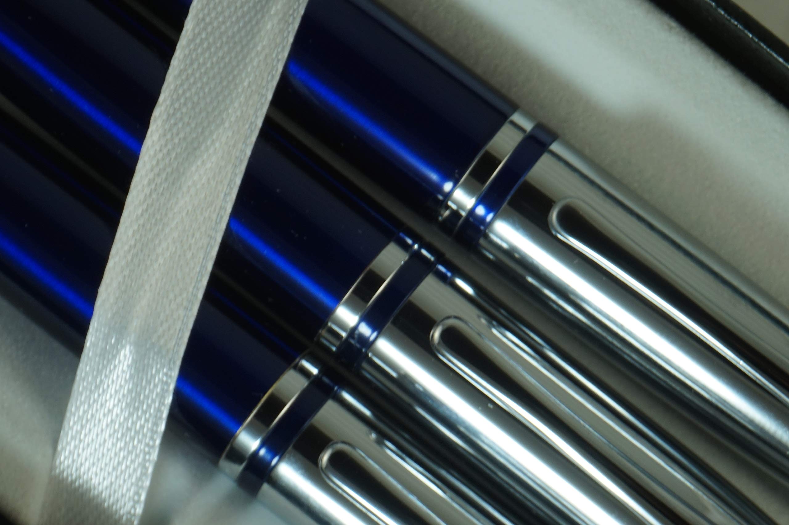 Set di penne a sfera con inchiostro gel nero Calaise Selectip Cross Midnight Blue, lucido per appuntamenti e cross. Una penna a sfera e matita di ottima qualità per chiunque.