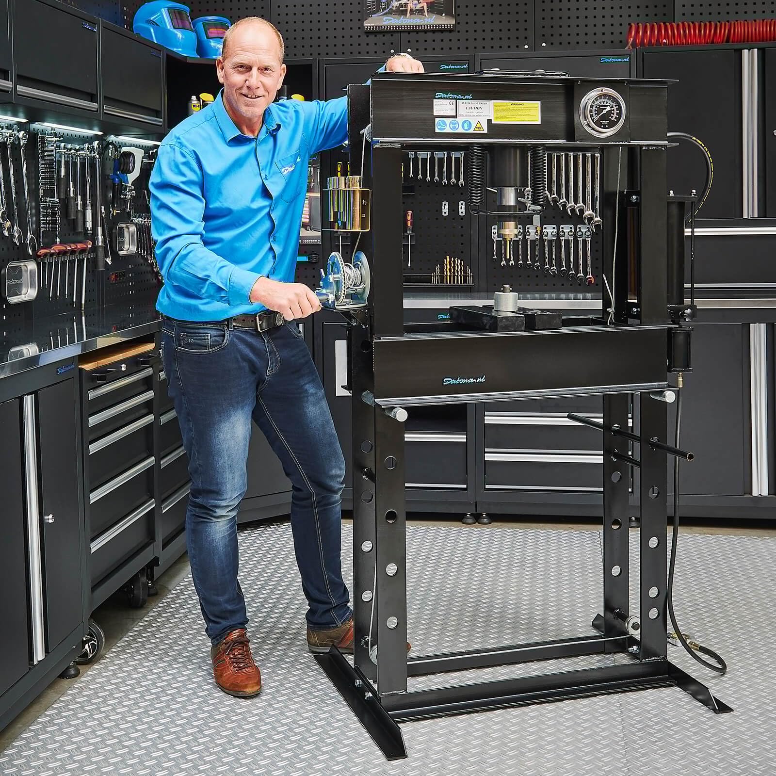 Datona Hydropneumatische Werkstattpresse mit Handwinde - 45t