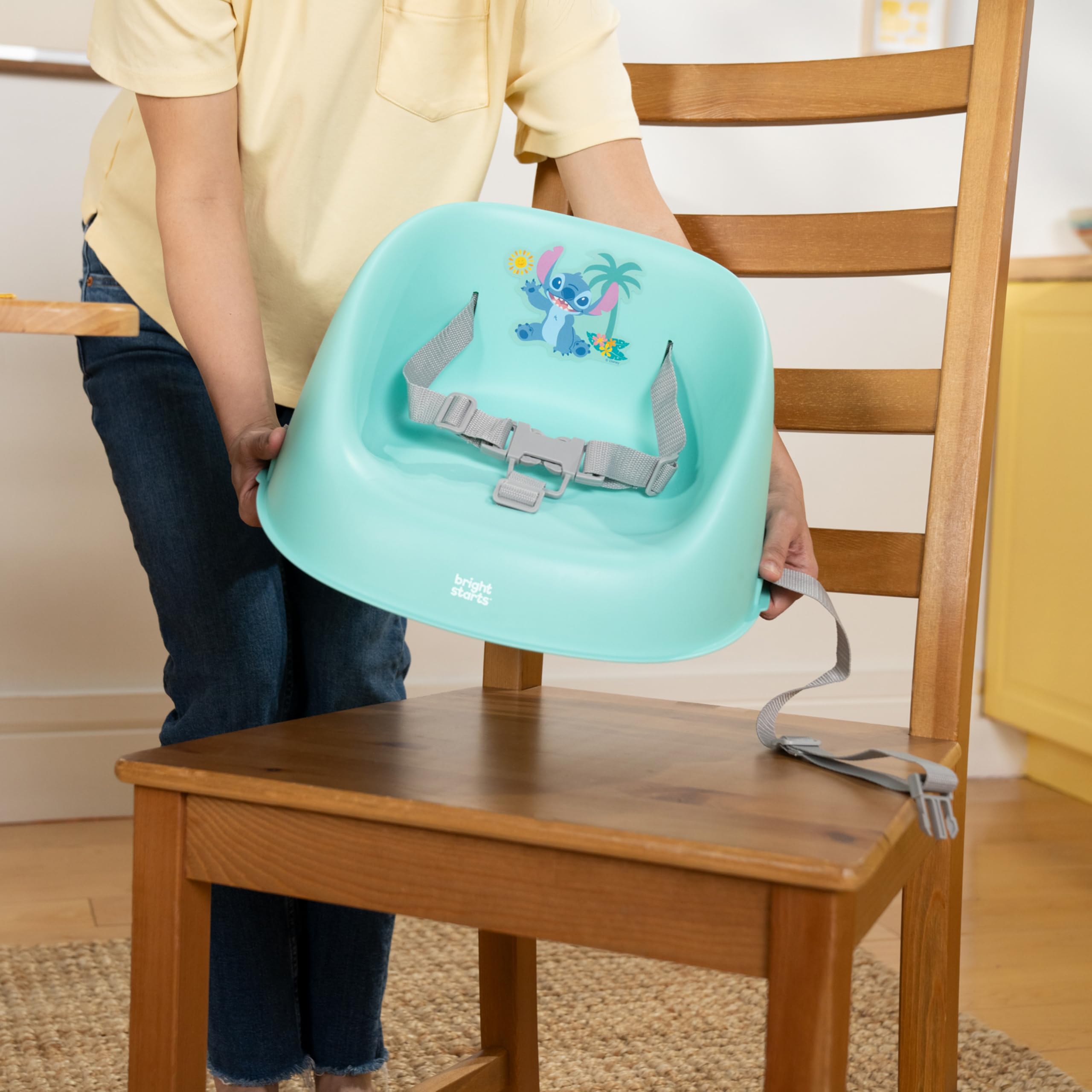 Bright Starts, Réhausseur de Chaise Bébé Disney Stitch My Spot Facile à Nettoyer, Harnais 3 Points, Sangles Amovibles Lavables, Bleu