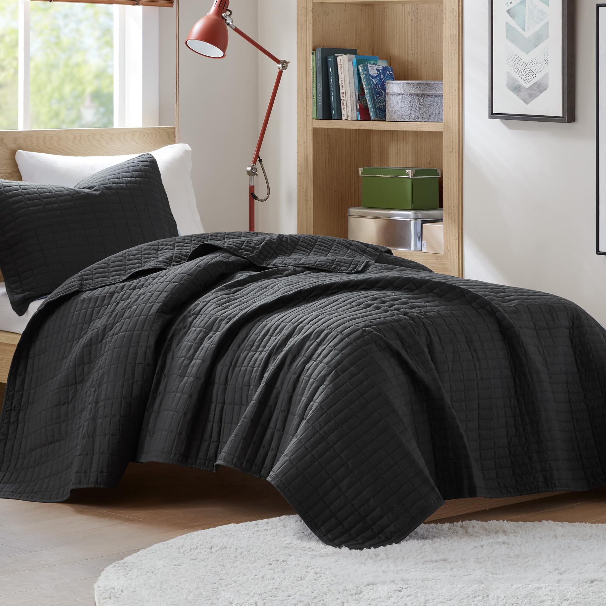comfort spaces kienna quilt set-luxury double sided stitching design summer blanket, lightweight, soft, all season bedding layer, matching sham, black, coverlet twin/twin xl(66"x90") 2 piece