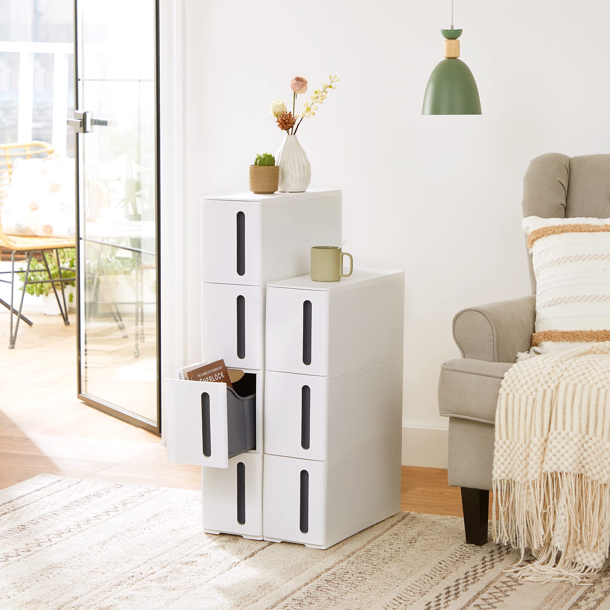 SONGMICS Nischenregal mit Rollen, Rollwagen mit 4 Schubladen, 17,3 cm breit, Badregal schmal, Rollregal, Küchenregal, PP-Kunststoff, platzsparend, 45,2 x 17,3 x 84 cm, weiß-grau KFR008G01