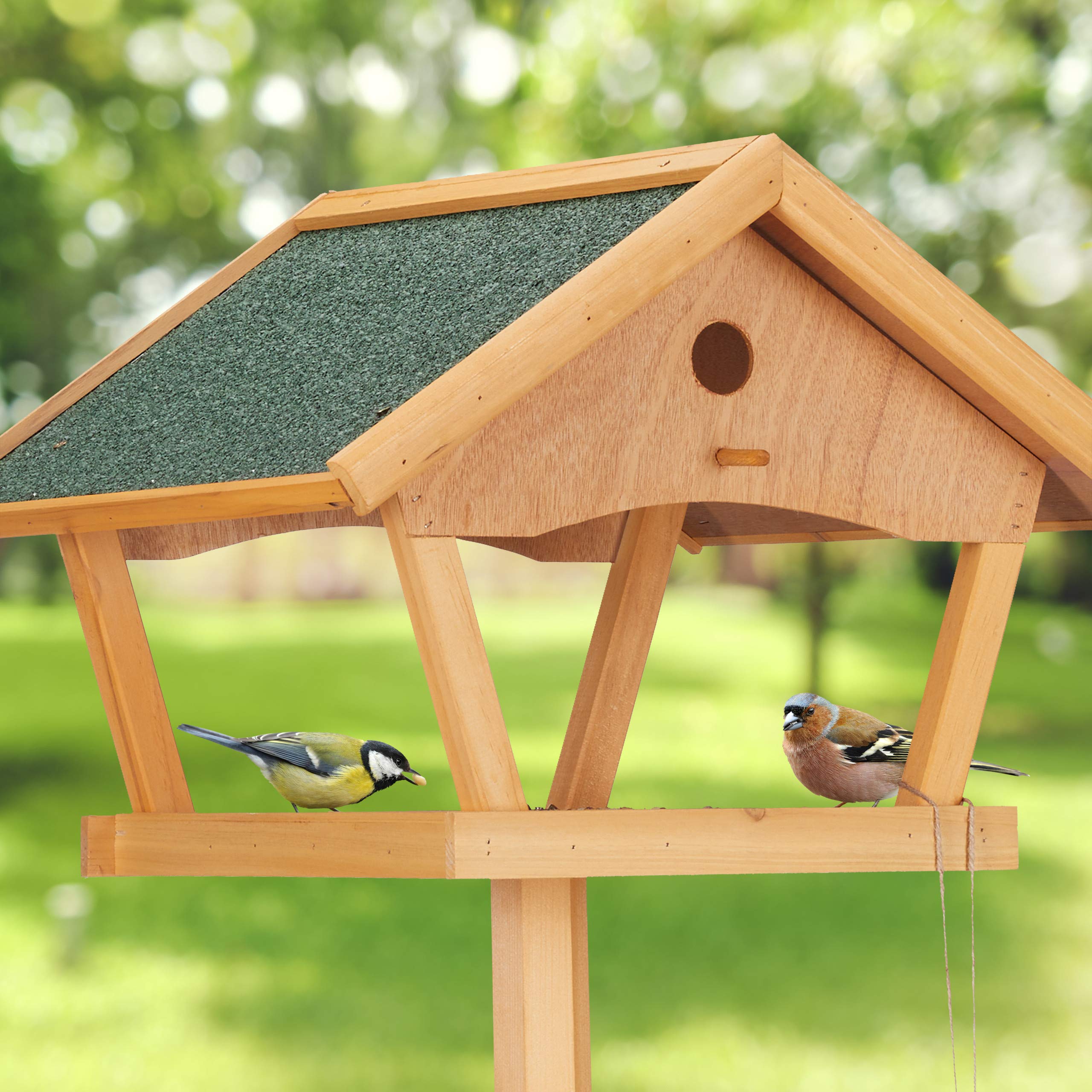 Relaxdays Mangiatoia per Uccelli con Supporto, Casetta con Tetto Resistente alle Intemperie, Casa Legno, Naturale/Verde