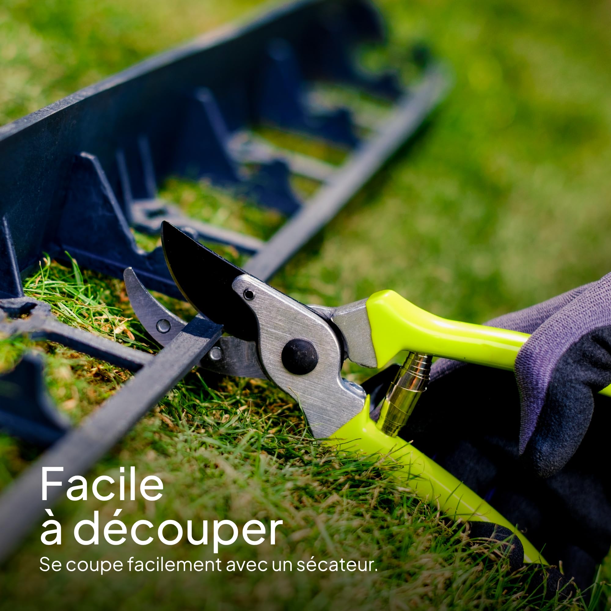 Bordure de Jardin en Plastique 24 mètres avec 100 Piquets d'ancrage - Bordurette de Pelouse Flexible, Utilisation Facile - 24 Bordures de Gazon (Largeur 1 m, Hauteur 78 mm)