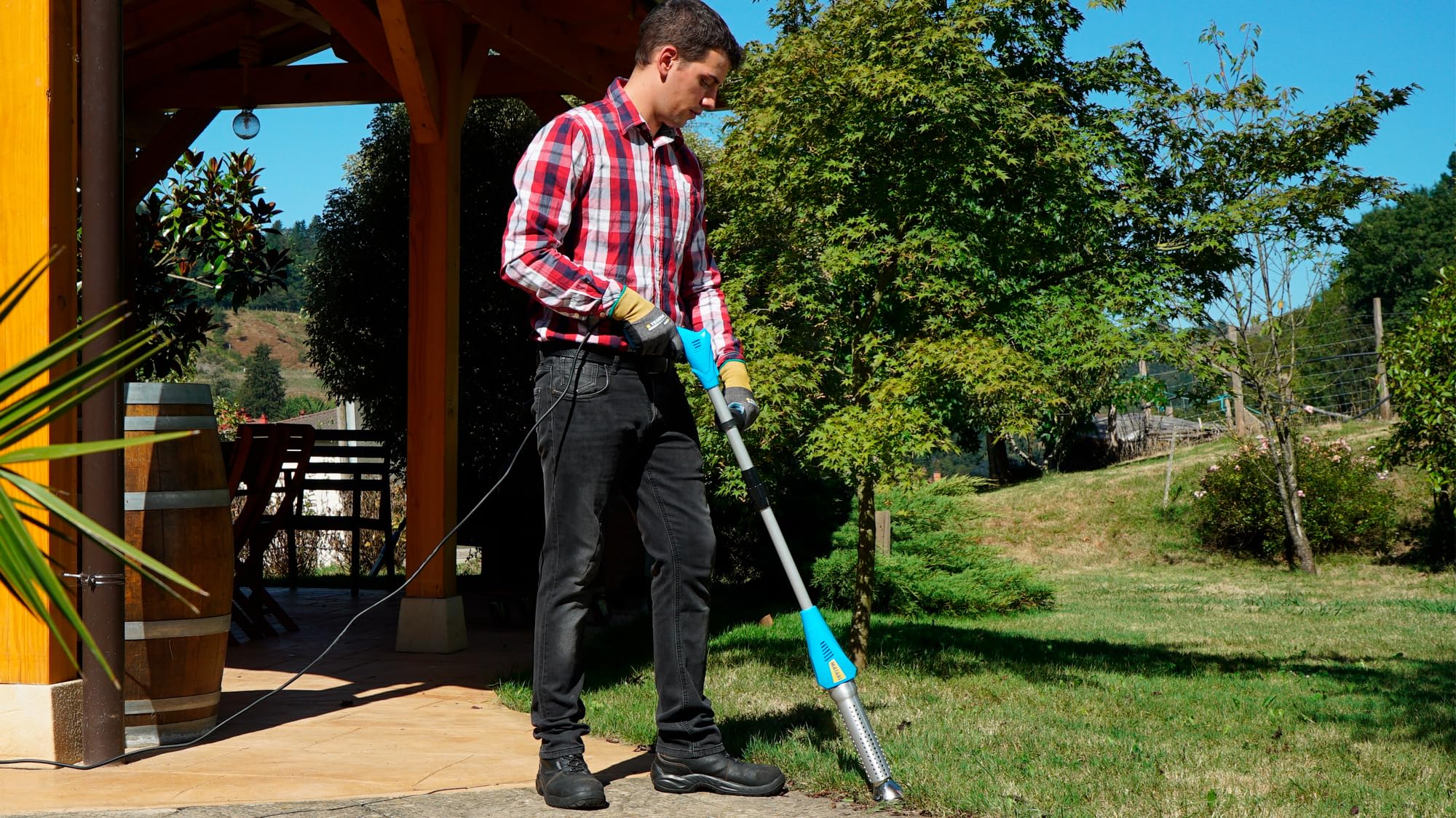 Quemador Eléctrico - Elimina las Malas Hierbas - Incluye Lanza Telescópica y Cable de 2m - Diseño con Asa Ergonómica - Temperatura Máxima de 650º - Ideal para el Jardín - Fabricado en Europa