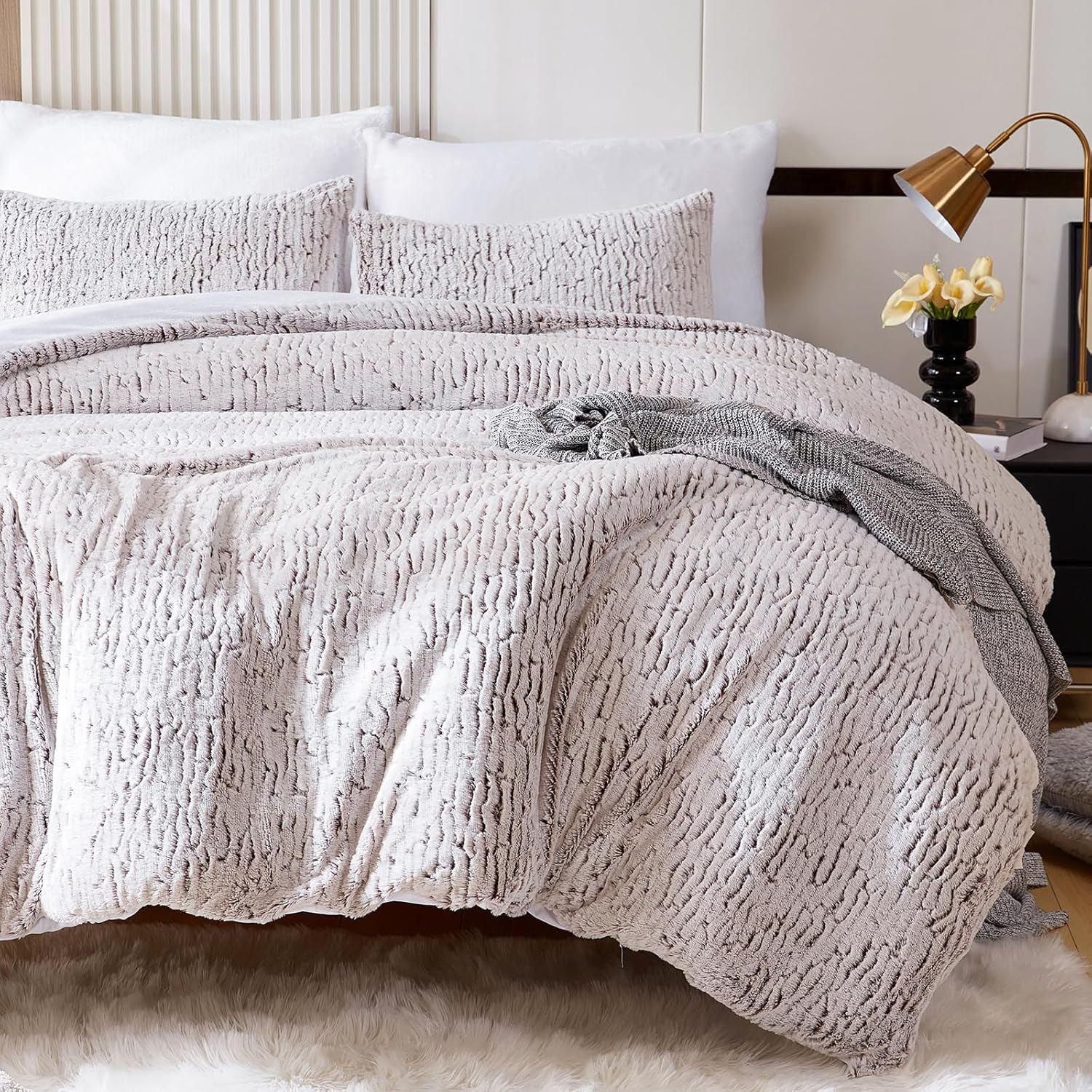 YIYEA Fluffy Duvet Cover Set - Ultra Soft Plush Faux Fur Comforter Cover Queen Size - Warm Fuzzy Velvet Bedding Sets for Winter - 3PC, 1 Duvet Cover & 2 Pillowcases (Strip Pattern) Striped Queen