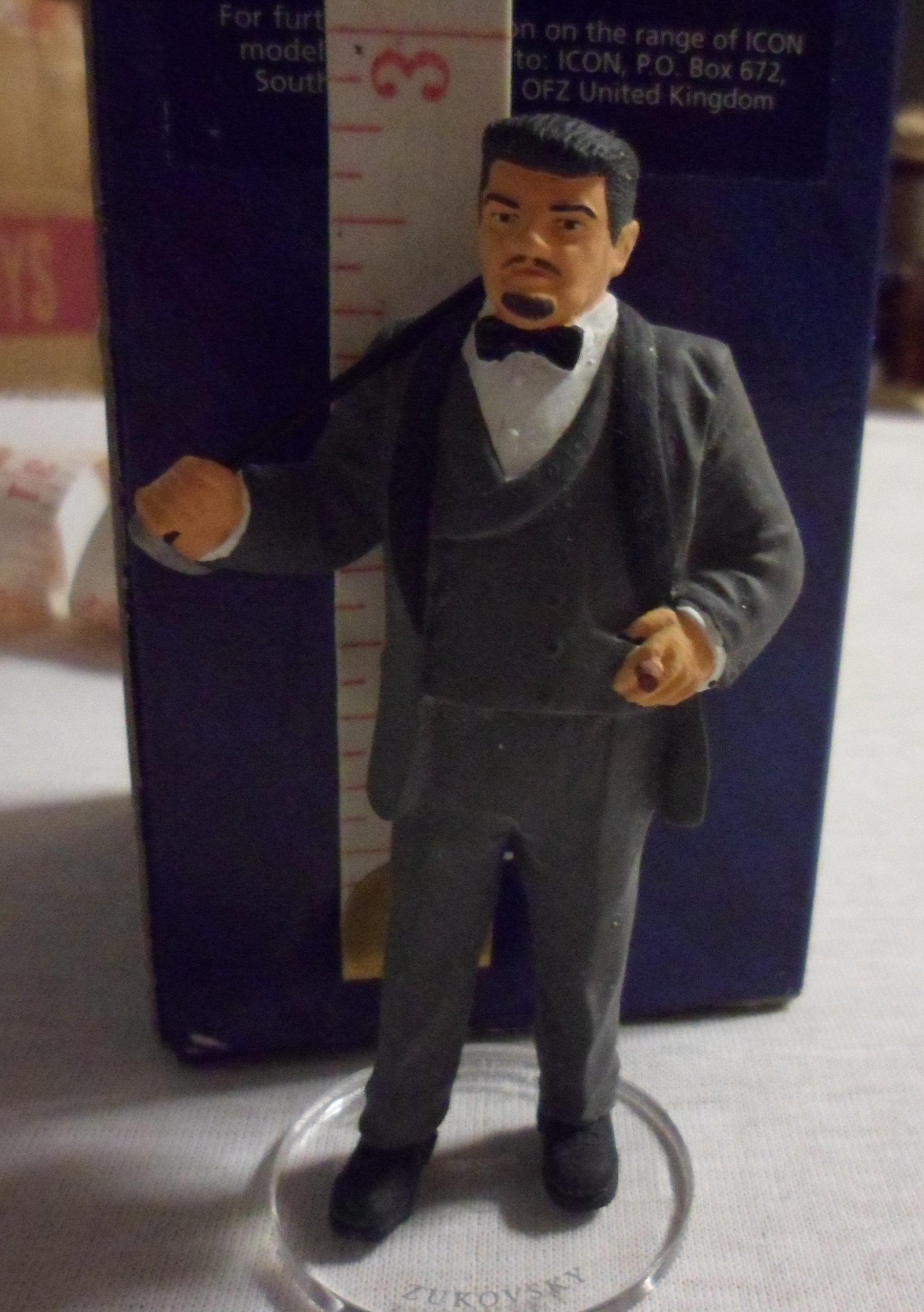 Amazon.co.jp: CORGI ICON [007 James Bond] ZUKOVSKY ダイキャスト