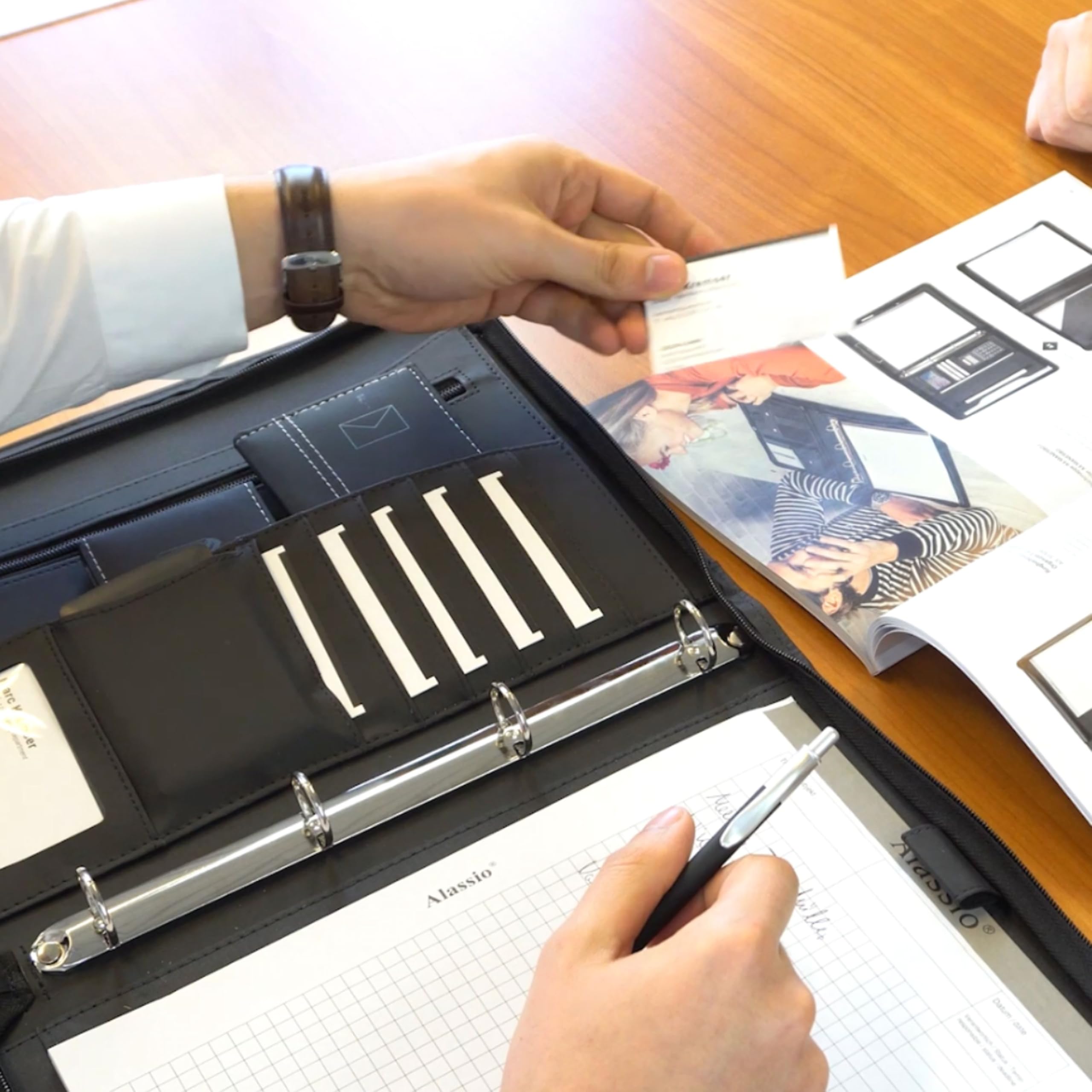 5 Star Raccoglitore ad anelli da ufficio, con cerniera, 4 anelli, capacità 30 mm, formato A4, nero
