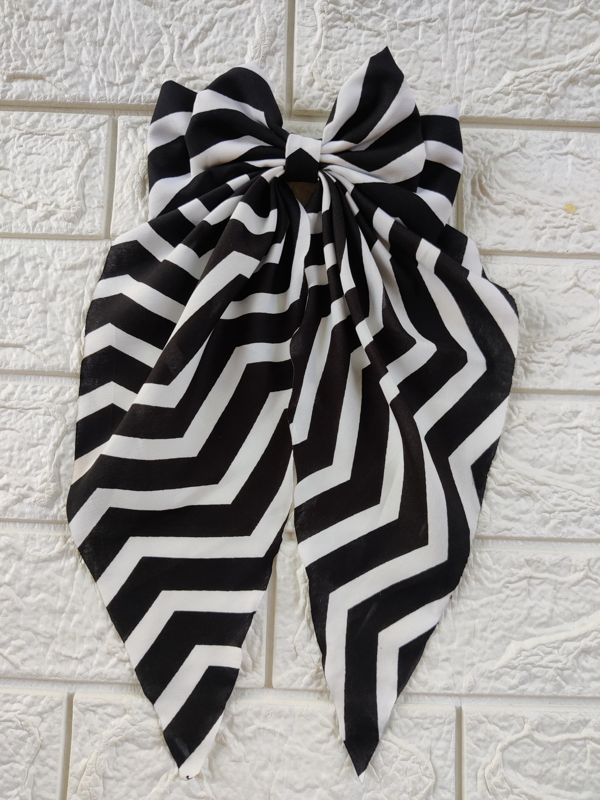 Trend By Kimaayra Luxury Printed Tail Hair Bow Alligator clip for Women and Girls, Gift for her, Gift for women, 1 Tail Hair Bow, Free Size (Monochrom Strip) (B0CM1FY4Y3) Amazon Price History, Amazon Price Tracker