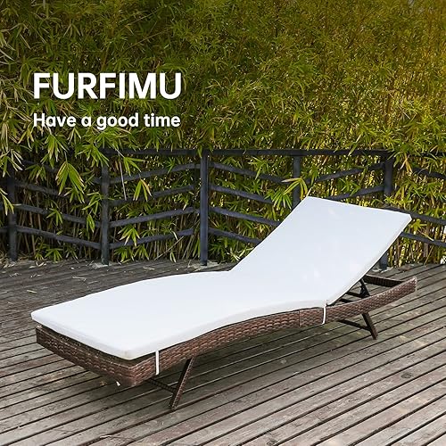 Miniatura 8 de Silla de salón de patio de ratán con respaldo ajustable y cojín beige extraíble, silla de piscina de material PE para exteriores, tumbona plegable