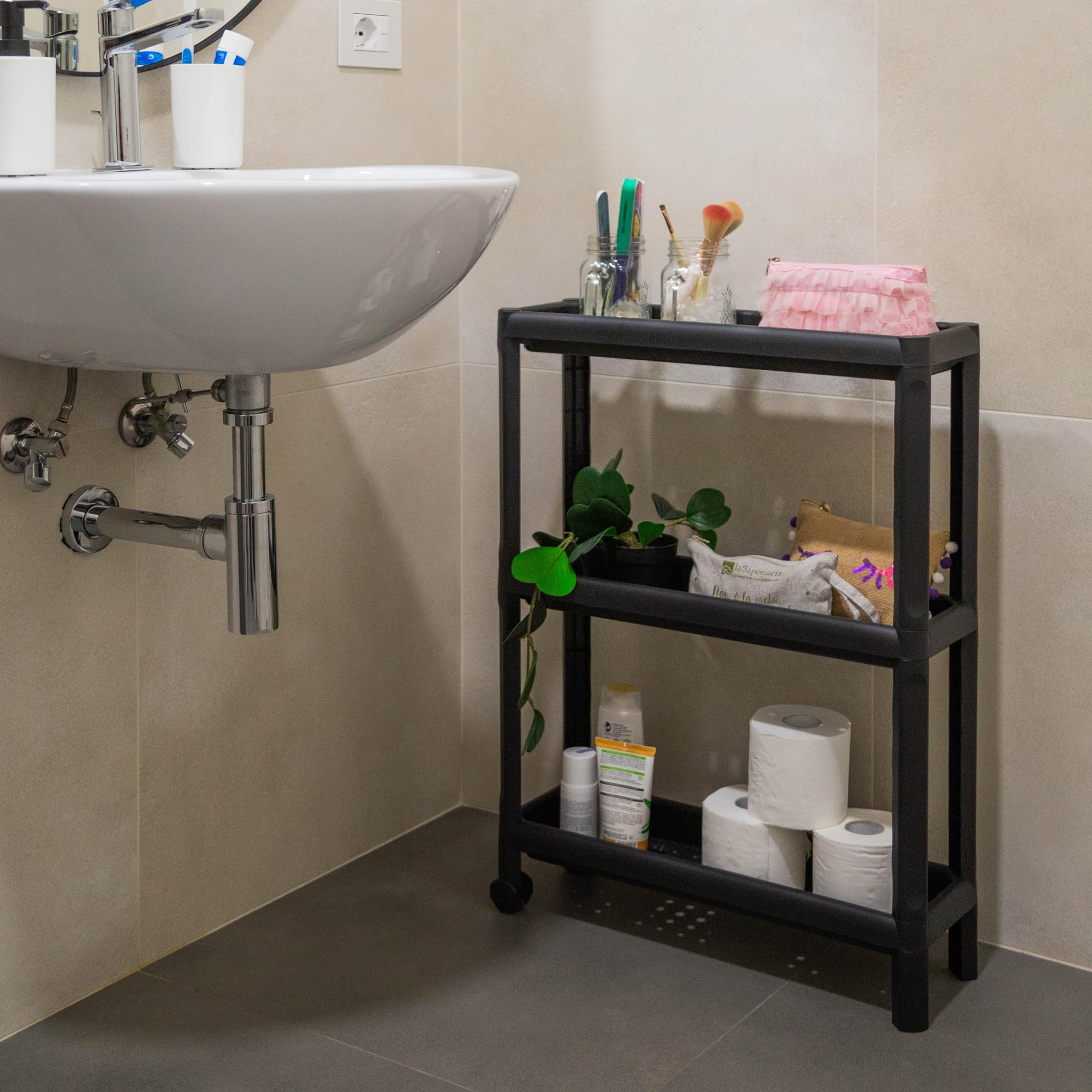 DEA HOME Tina Carrello salvaspazio nero 53x17x71h cm, in plastica resistente con 3 ripiani forati, con ruote e maniglie ergonomiche, pratico e versatile, per riporre oggetti in ambienti domestici