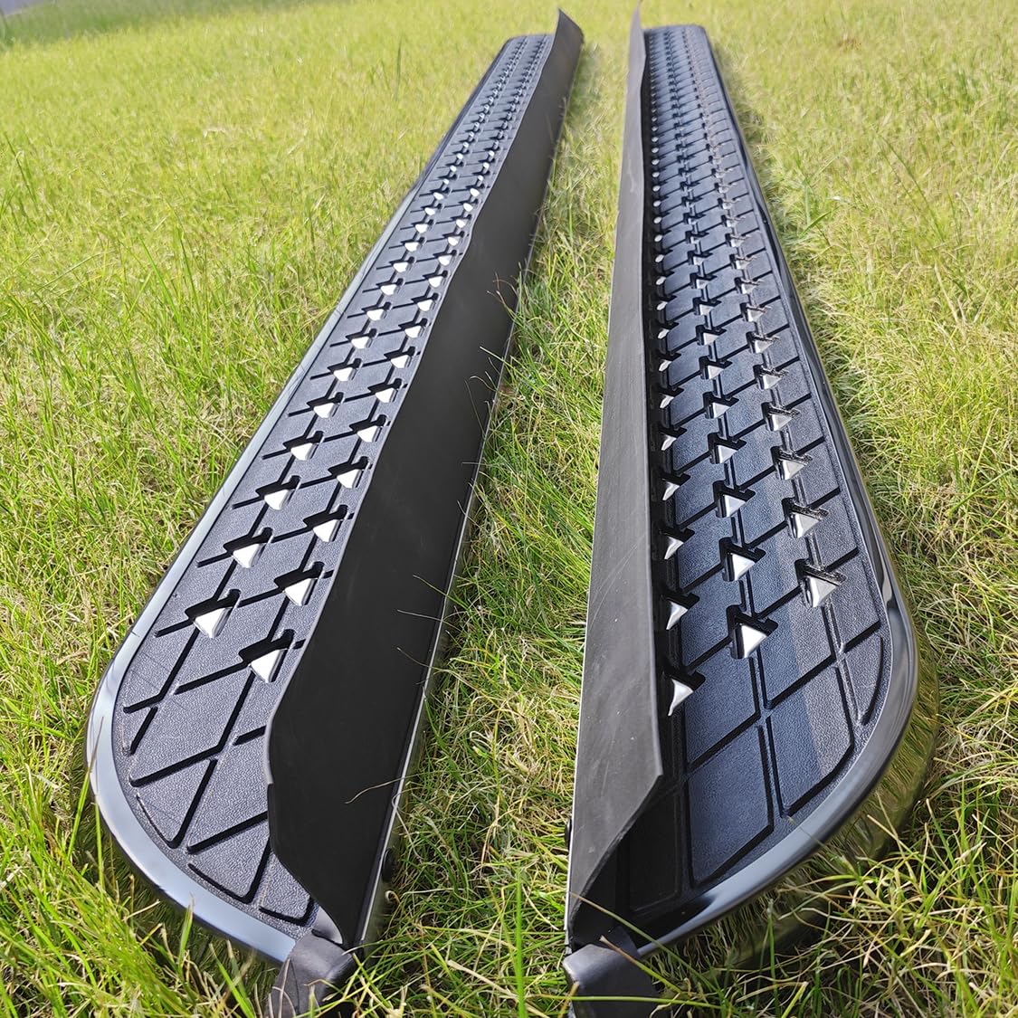 Deski do biegania do Chery TIGGO 4 PRO 2020-2024, 2 szt. aluminiowe stałe stopnie boczne (z uchwytem), zestaw bez wiercenia, zestaw śrub | DIY Project SUV, akcesoria do szyn, czarne (1 zestaw) (HBMTX)