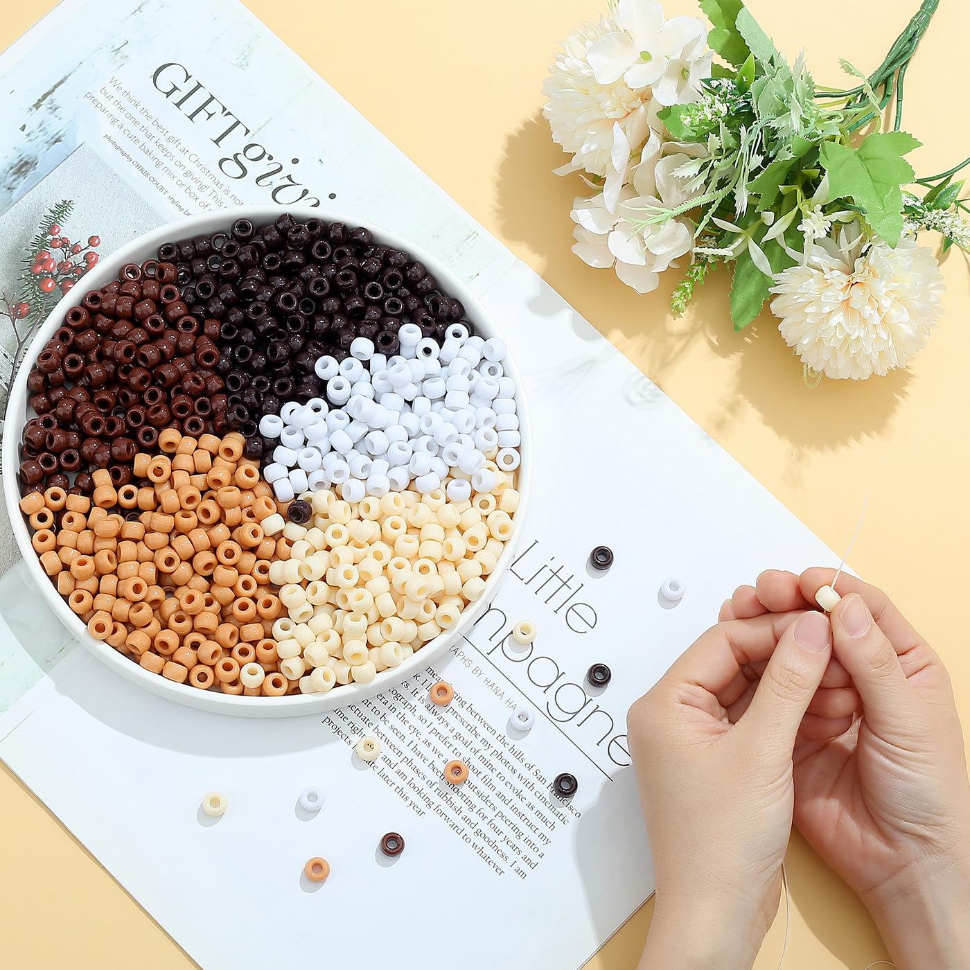 ZHIYUXI 1000 cuentas de poni marrón a granel para hacer pulseras | Cuentas Kandi de poni marrón de 6 x 9 mm para manualidades, collares, cuentas de pelo para trenzas