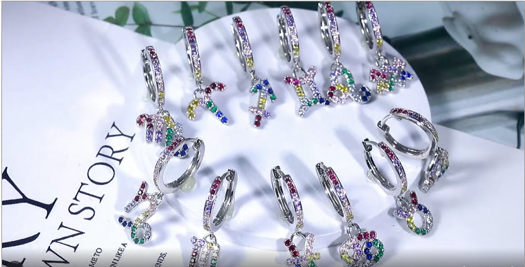 Orecchini Zodiaco Ariete in oro e cristalli rossi Gioielli fatti a mano in Itali