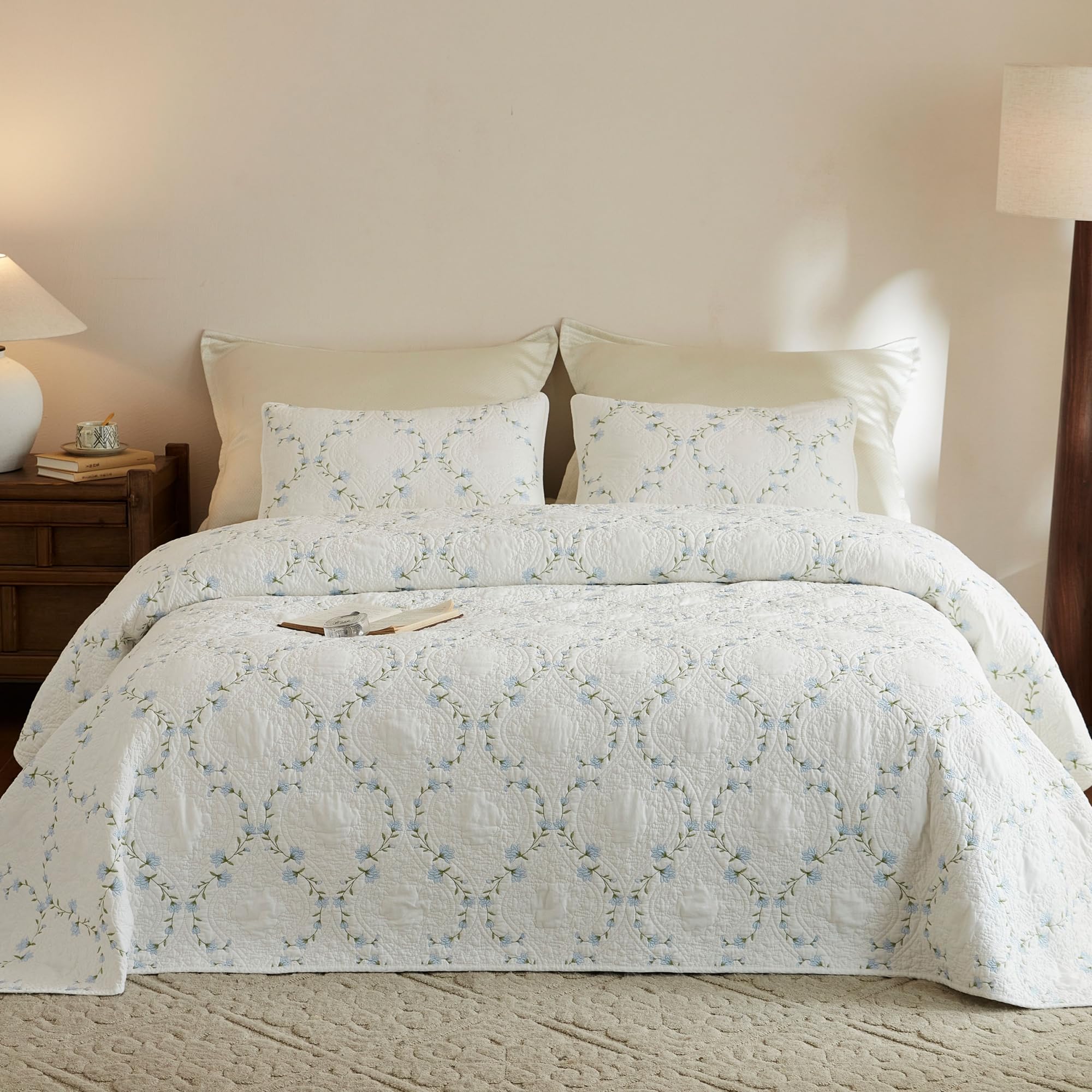 MarCielo 3pcs Cotton Quilt Set Beige Soft Blue Floral