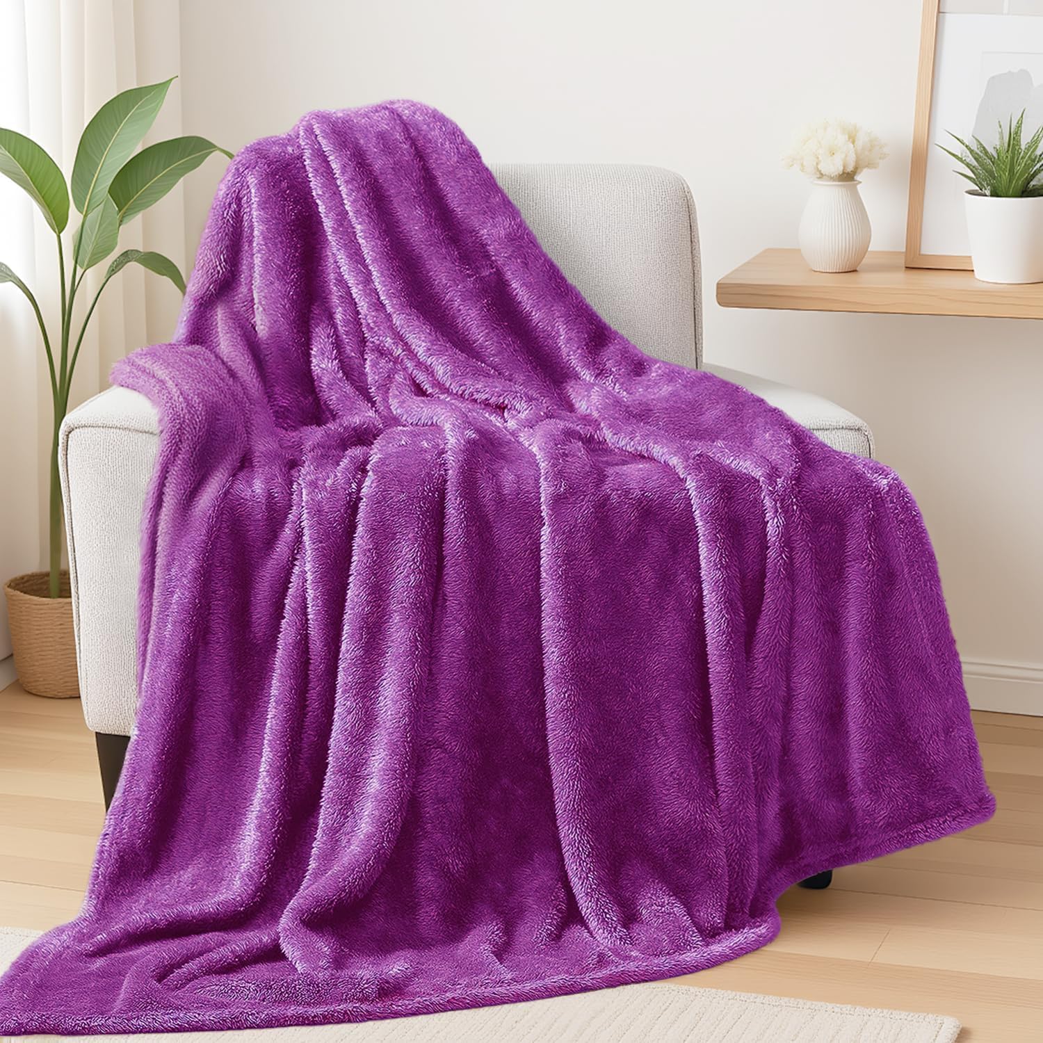 Exclusivo Mezcla Fuzzy Large Fleece Throw Blanket for Couch, Purple | 50x70 Inches, Super Soft and Cozy Throw, Plush Fluffy Blanket for Sofa, Bed, Bedroom, Home Decor, All Season