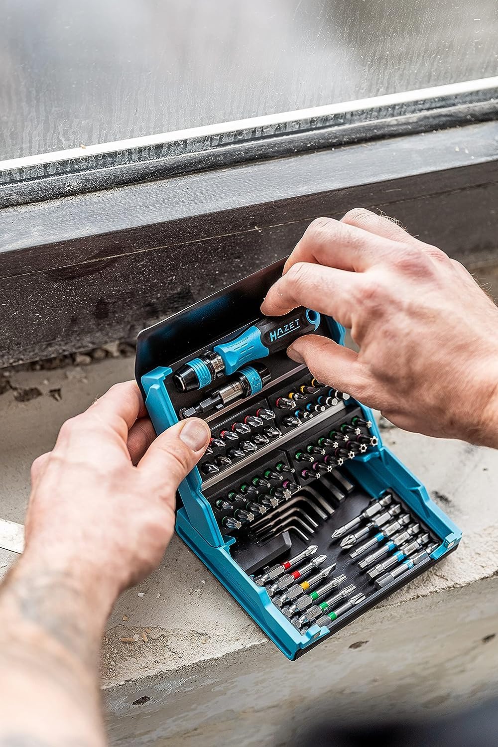 HAZET SmartCase Bit-Set 2200SC-1 I Jeu de 69 embouts d'outillage, entraînement : 6 pans 6,3 mm (1/4 pouce), pour commande manuelle I Mallette à outils mobile Fabriqué en Allemagne'.