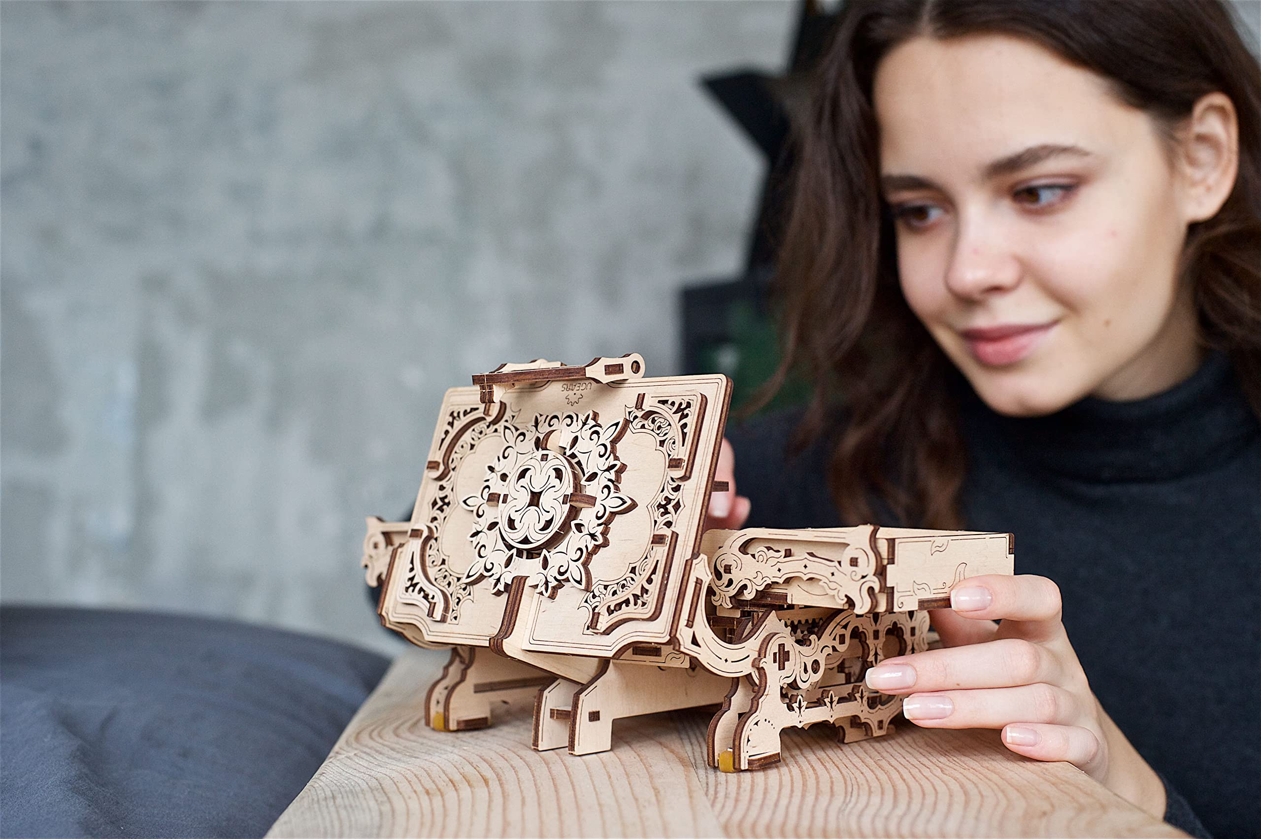 UGEARS Mécanique Boîte Antique à Bijoux Casse Tete Puzzle en Bois 3D-Jeu de Construction