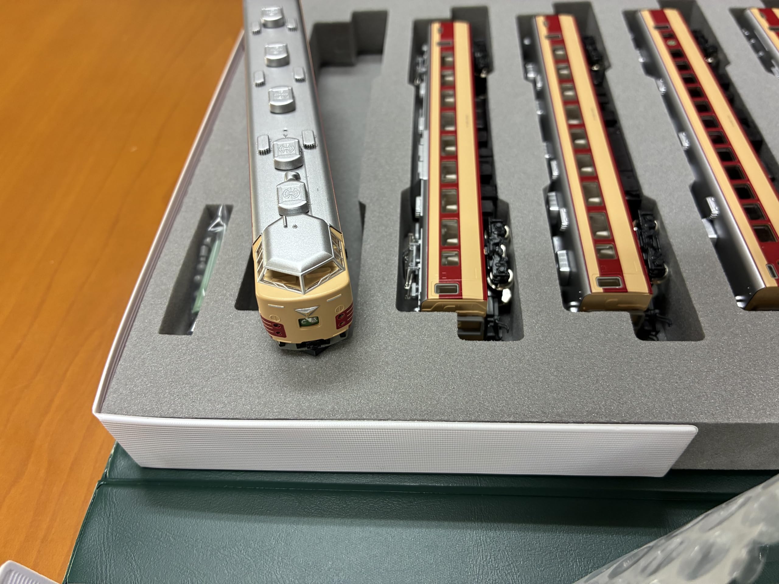 KATO 10-413 183系1000番台 7両基本セット（未使用品） Amazon | Nゲージ 10-413 183系1000番台一般特急色 (7両) | 鉄道模型 通販