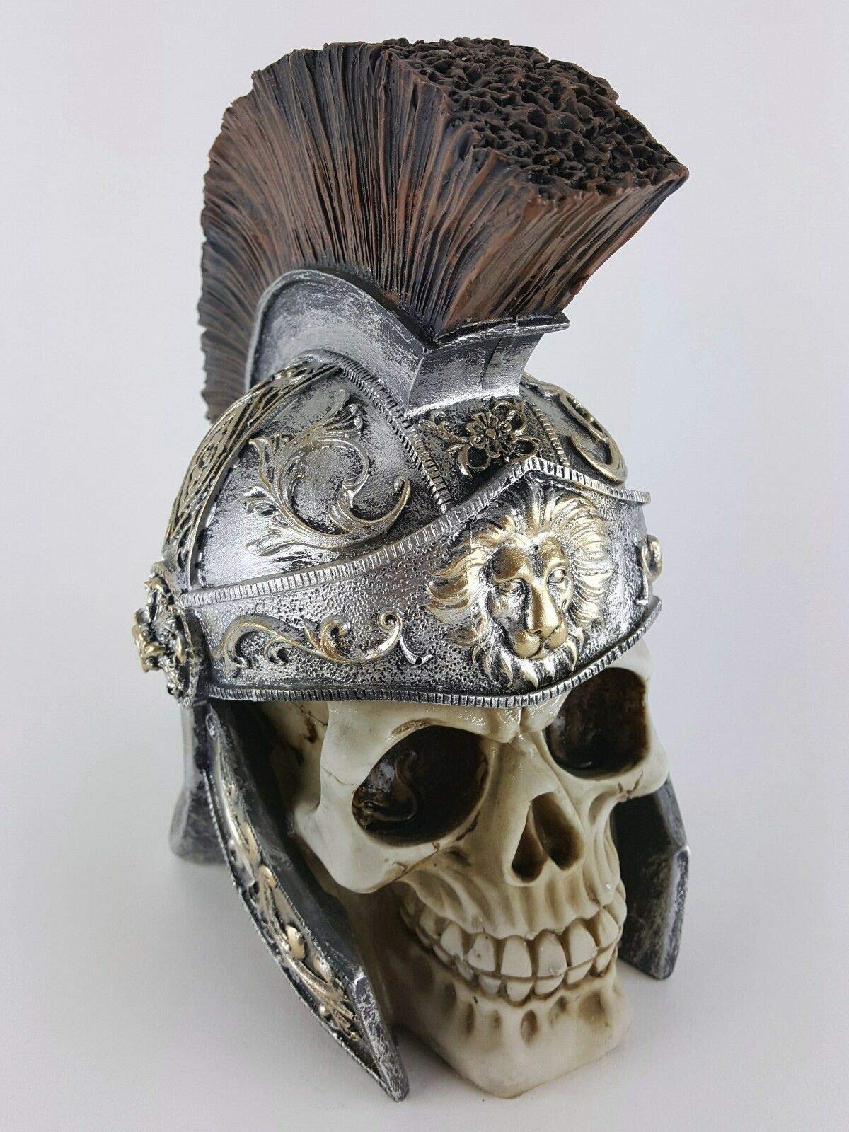 Coleccionable cráneo gótico con casco centurio pintado a mano estatua de resina caballero romano cráneo gótico con casco medieval | Fantasía ornamento regalo