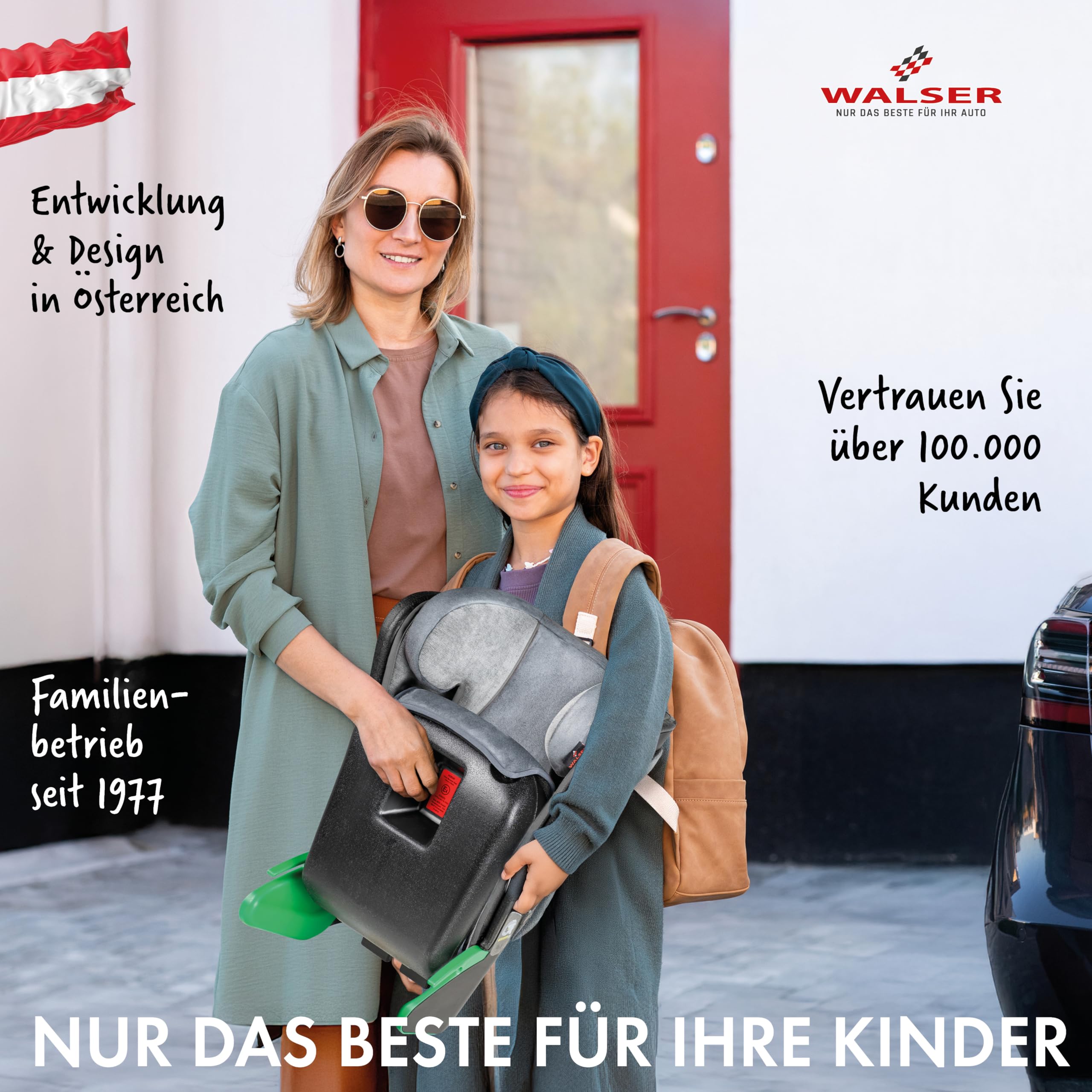 WALSER Auto Kindersitz Noemi, extra schmaler Reisekindersitz 3-8 Jahre 100-135 cm, klappbare Sitzerhöhung ECE R129 waschbar Schwarz/Blau