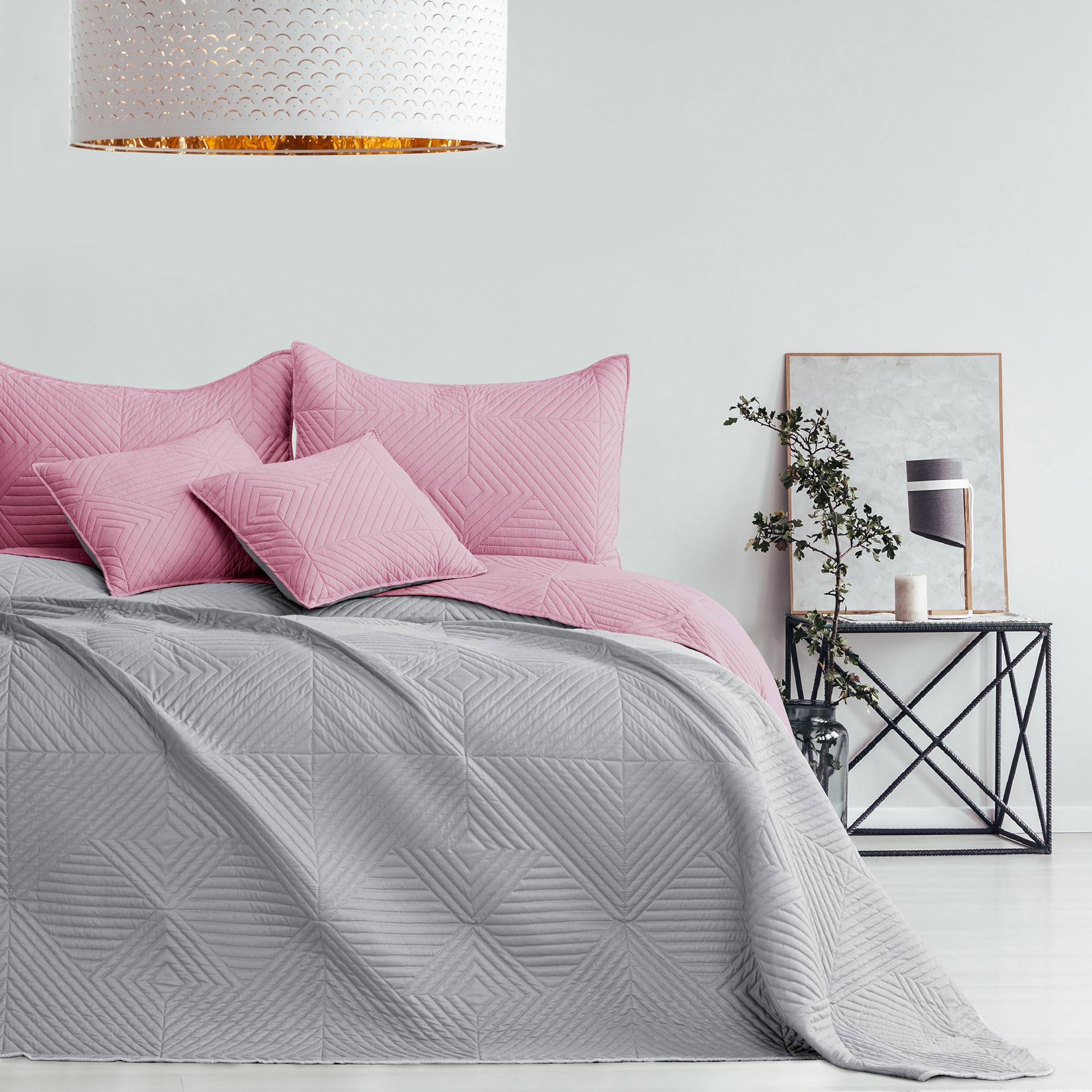 Couvre-lit 260 x 280 cm rose et gris jeté de lit polyester Softa AmeliaHome grand format