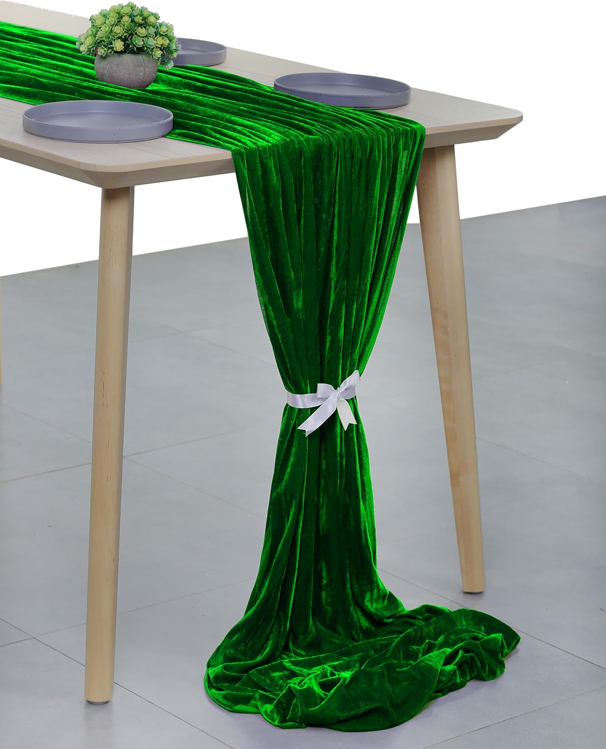 MDS 10 Pack 10ft Velvet Table Runner 29 x120 Inches Long Wedding Runner Romantic Rustic Table Runner for Wedding Decorations, Birthday Parties, Bridal Shower Party Arch Decor – Green