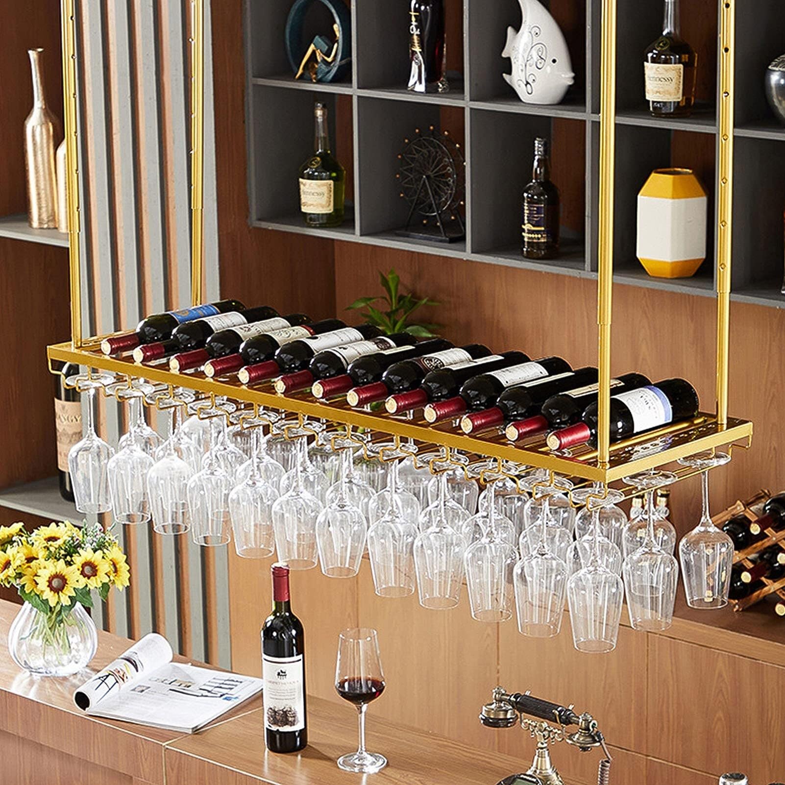Casier à vin de plafond en fer réglable : solution gain de place cuisine et bar