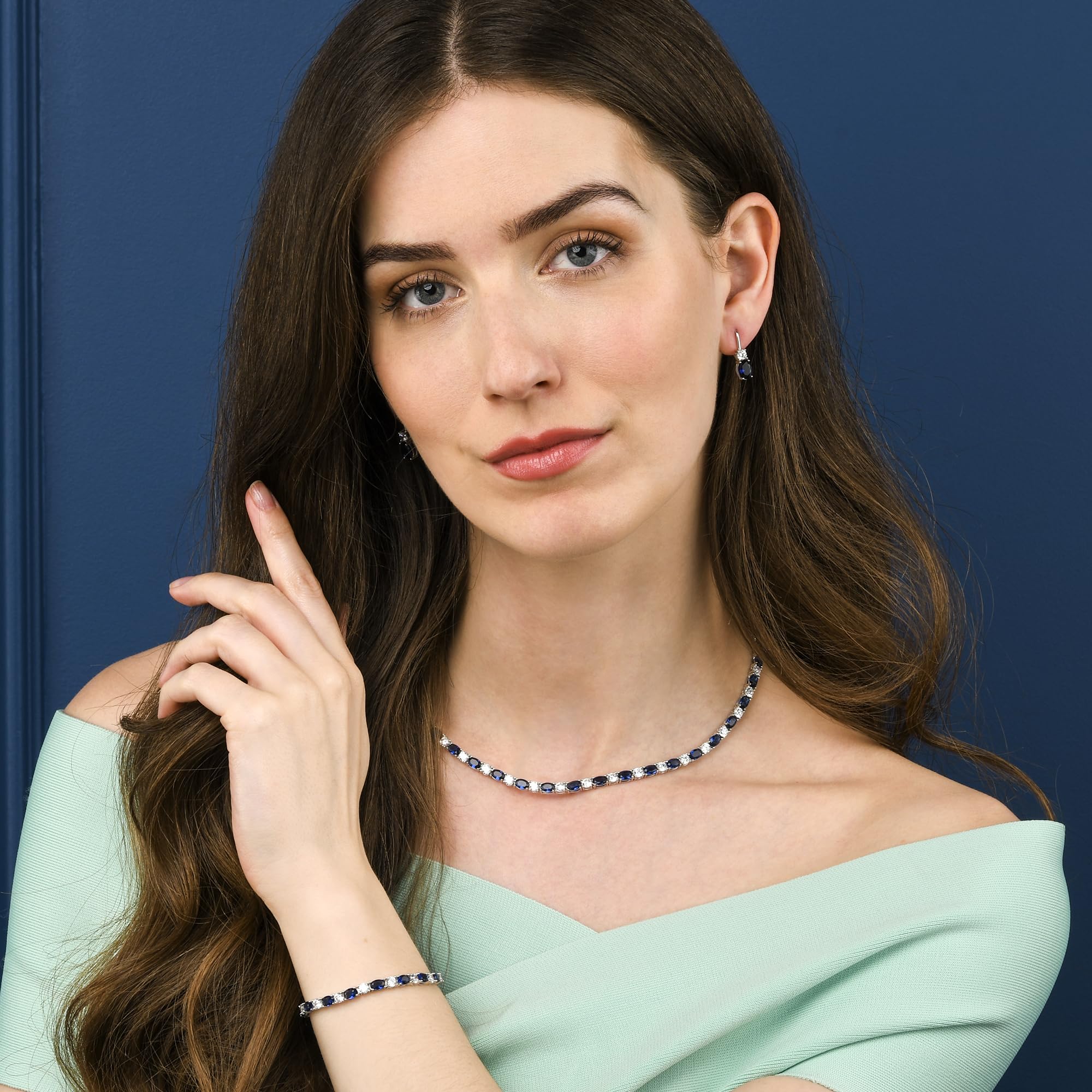 Diamond Treats 925 Sterling Silber Ohrringe für Damen und Teenager, süße Tropfenohrringe für Frauen mit grünen, blauen oder roten Zirkonia-Steinen, elegante Leverback-Ohrringe aus 925 Silber