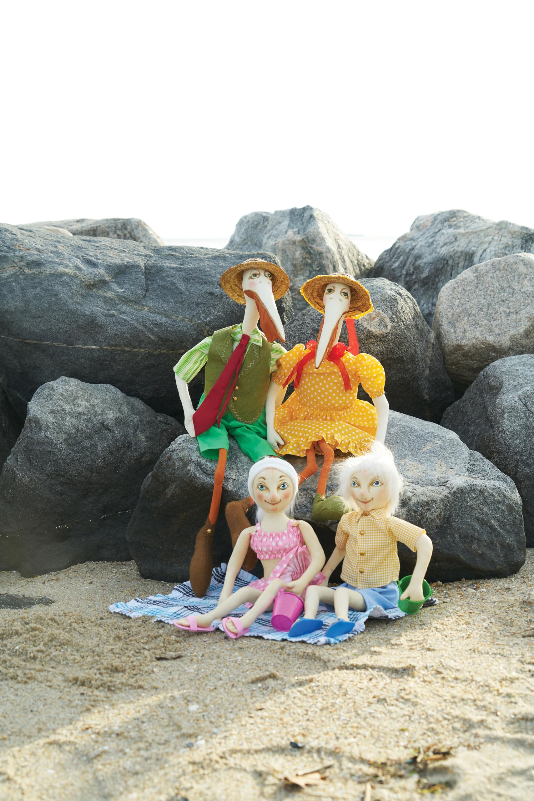 Amazon.com: GALLERIE II Mindy Pelican Folk Art Collectible