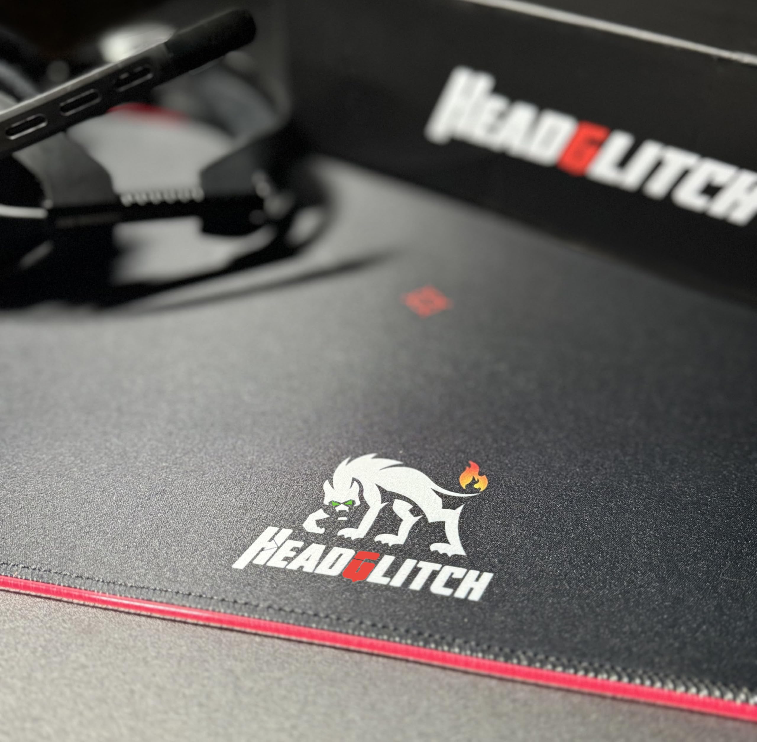 HEADGLITCH Podkładka pod mysz do gier "Full Health" RGB, bardzo duża mata na biurko z klawiaturą LED, łatwa do czyszczenia powierzchnia, wiele kolorów LED, antypoślizgowa gumowa podstawa, rozszerzona,