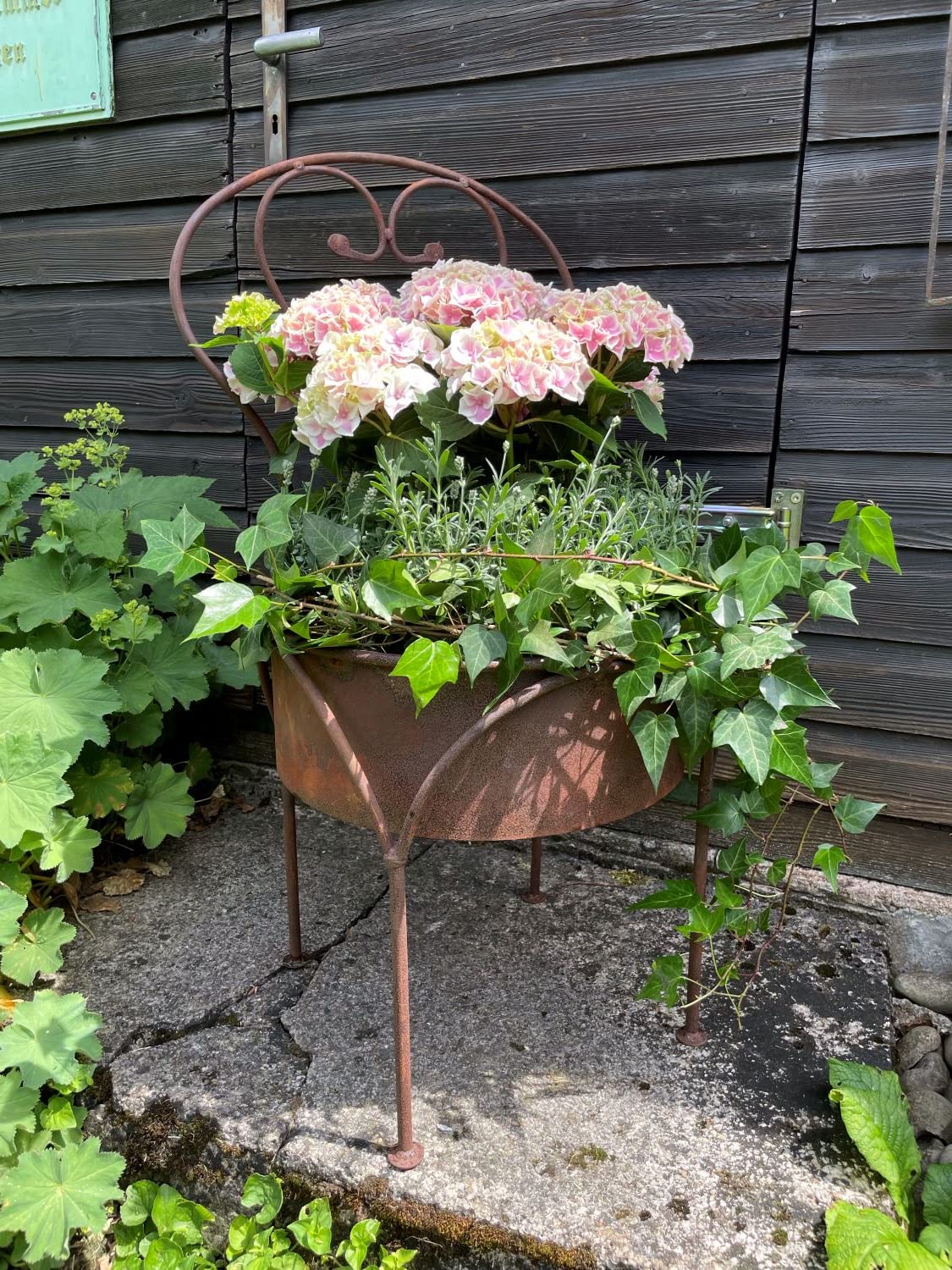 Hirsch Terracotta Pflanzstuhl Edelrost Herz B: 45 H: 87 T: 47 stabil massiv Gartenpflanzstuhl