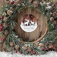 Vista 4 de Nuestro Primer Navidad Como Mami y Papi 2025 Adorno de Cerámica de Reno, Regalos para Nuevo Papá Mamá Padres Bebé Recién Nacido, Recuerdo Primera