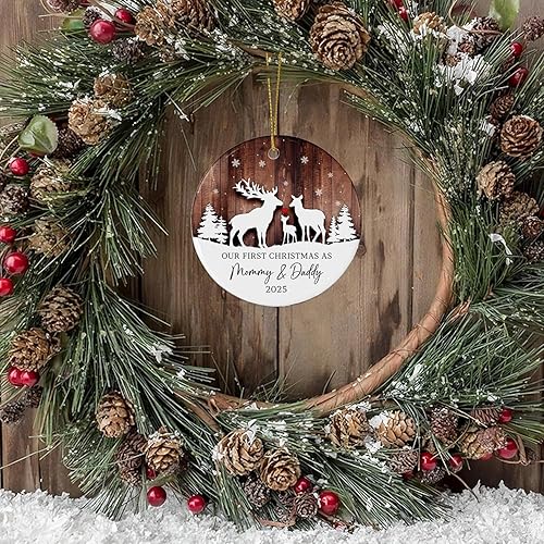Miniatura 4 de Nuestro Primer Navidad Como Mami y Papi 2025 Adorno de Cerámica de Reno, Regalos para Nuevo Papá Mamá Padres Bebé Recién Nacido, Recuerdo Primera