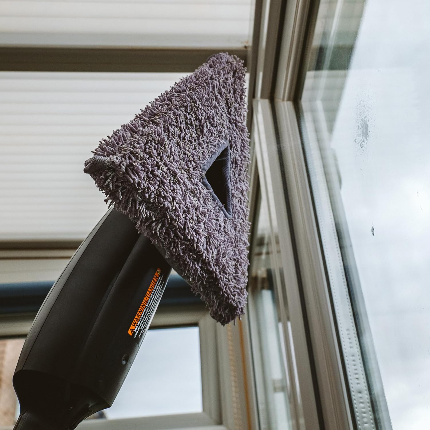 Unger Commercial Stingray Glass Washing Pads – Triangular Microfiber Pads for Efficient Indoor Window Cleaning SRPD2