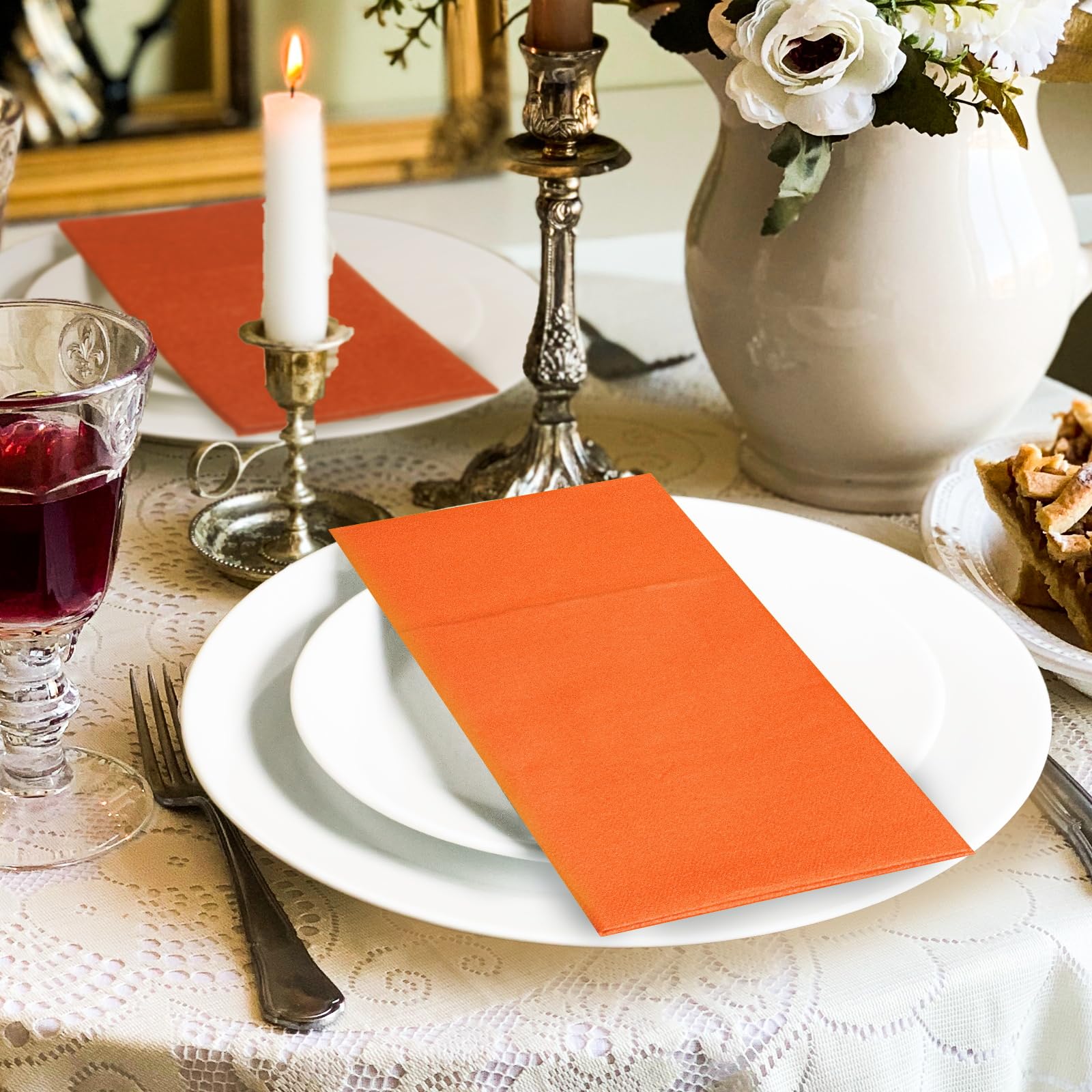 KAMMAK Tovaglioli Disposbale, Confezione da 100 tovaglioli di carta arancione con tasca piegati, tovaglioli di nozze, asciugamani per feste, ricevimenti, bagno, cucina, ristoranti (41,9 x 41,9 cm)