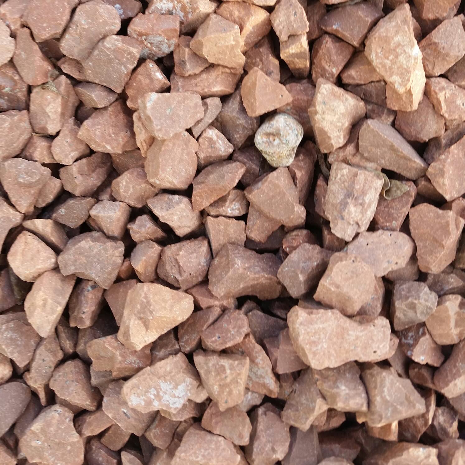 Red Whin Decorative Stones Chippings Peacock Turfscape Gravels Aggregates for Driveway Paths Garden Maxi Bag 23KG