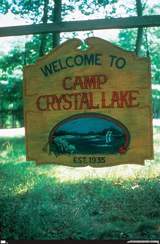 Trends International Friday The 13th - Póster de pared de lago de cristal de bienvenida al campamento