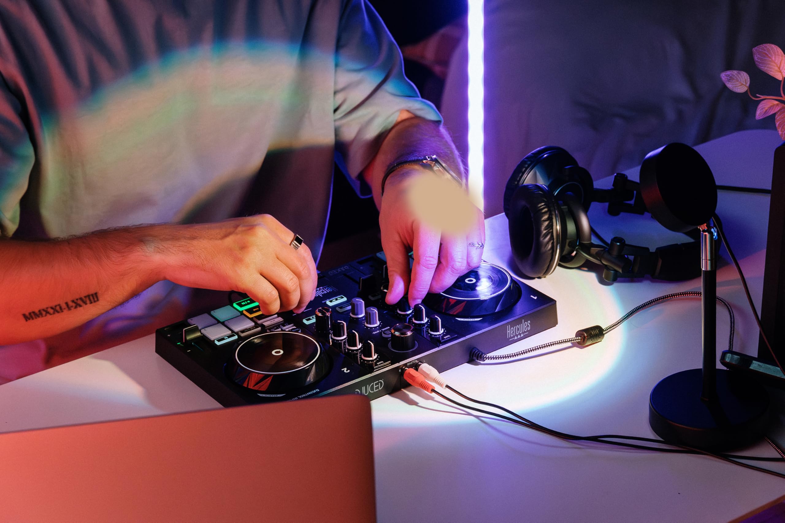 Hercules DJControl Inpulse 200 MK3 avec Casque de Monitoring Hercules HDP DJ45 - Pack DJ Débutant - Logiciels Serato DJ Lite & DJUCED Inclus - Système DJ USB 2 Canaux