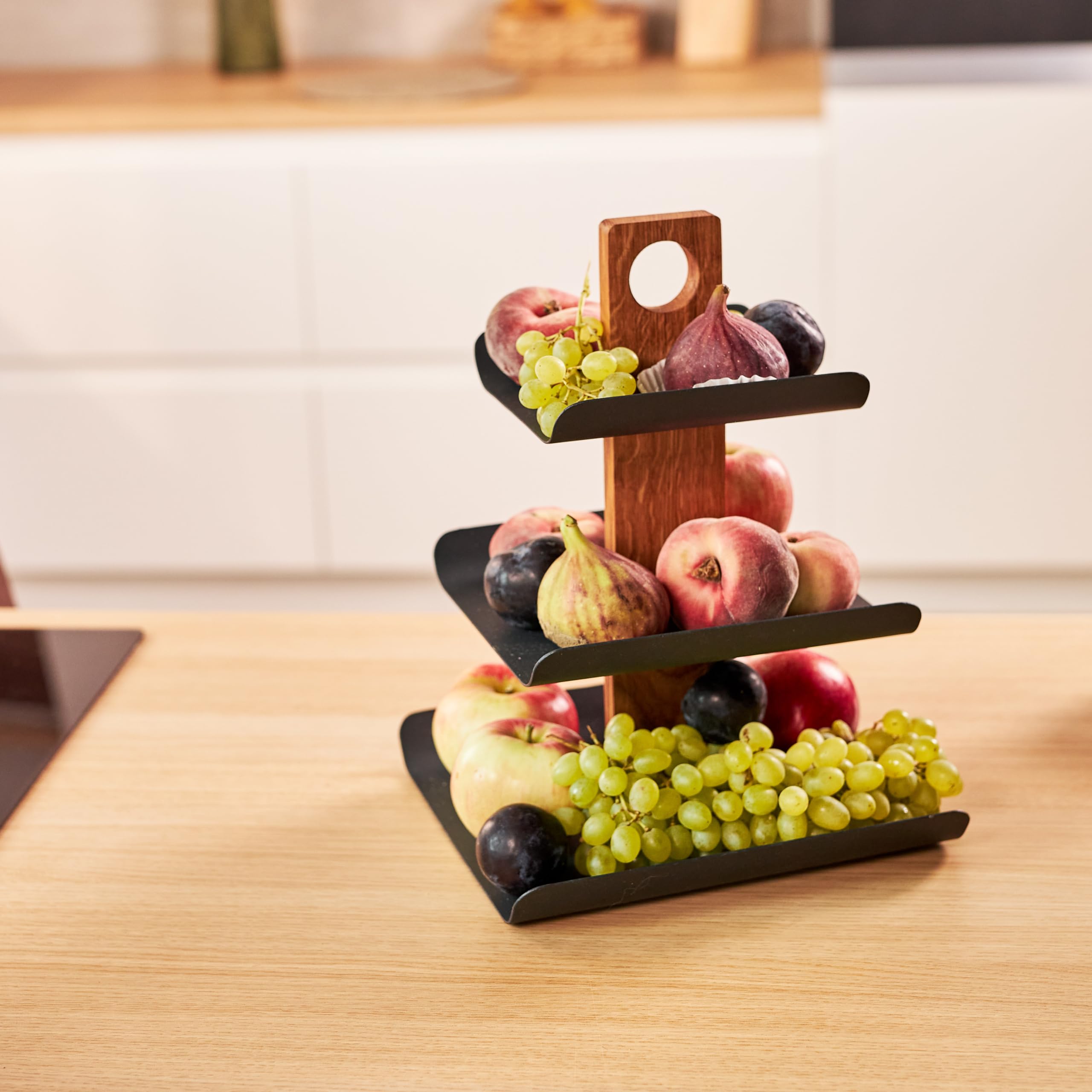 B4K® Présentoir à 3 Étages en Bois de Chêne et Métal – Bol à Fruits et Plateau de Service Élégant 2-en-1, Idéal pour Fruits, Gâteaux, Bonbons, Pain et Snacks (33 x 24 cm)